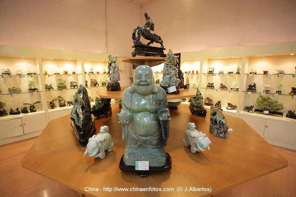 FOTOS DE JADE. TALLER DE XIAN. CHINA. IMÁGENES Y GUIA DE CHINA. ORIENTE. -  P1 - China en fotos. Guía de Viaje de China. Más de 2000 imágenes de China.  La Muralla