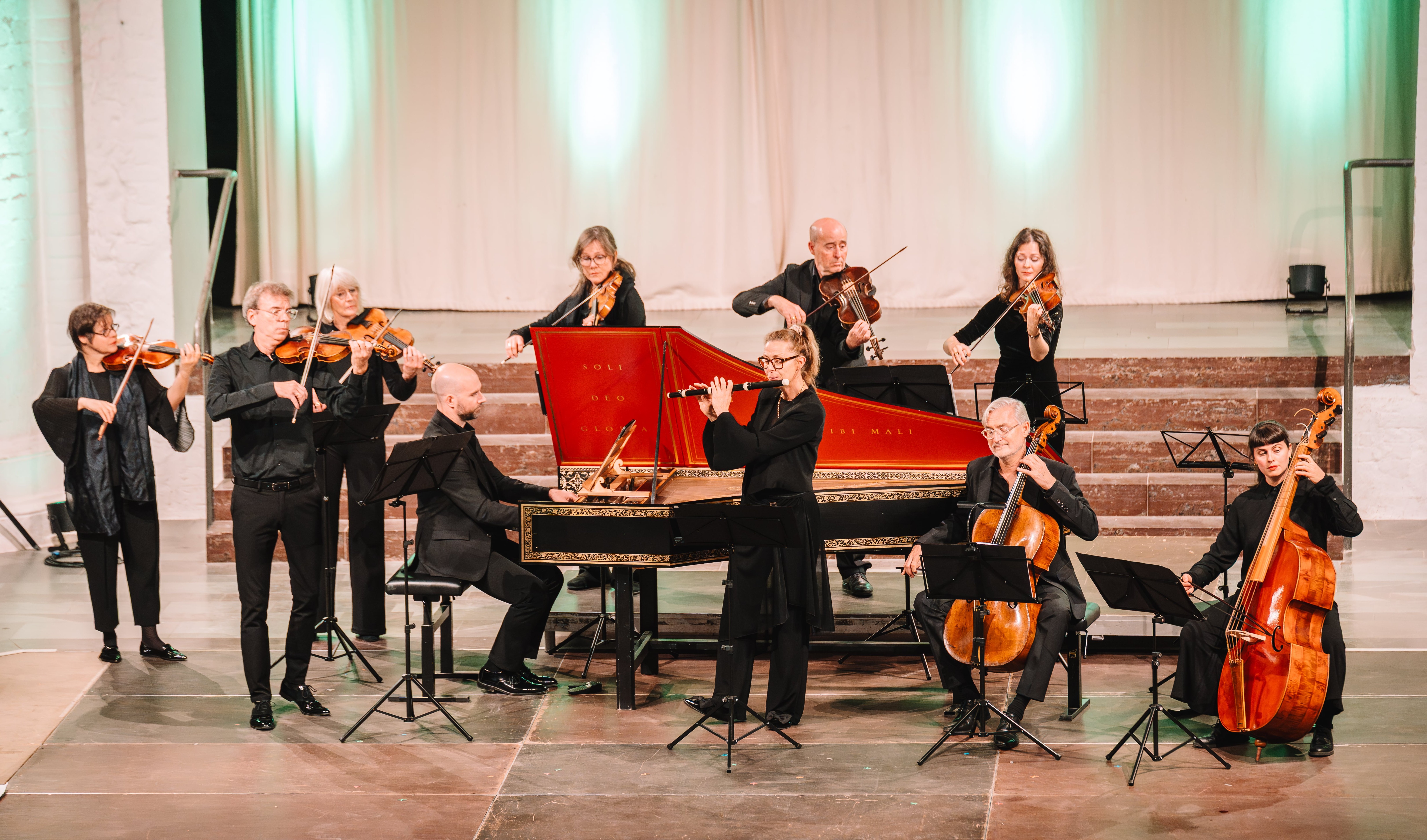 Das gesamte Bachtage Orchester spielt die berühmtesten Stücke von Johann Sebastian Bach und wird von einem Chor begleitet
