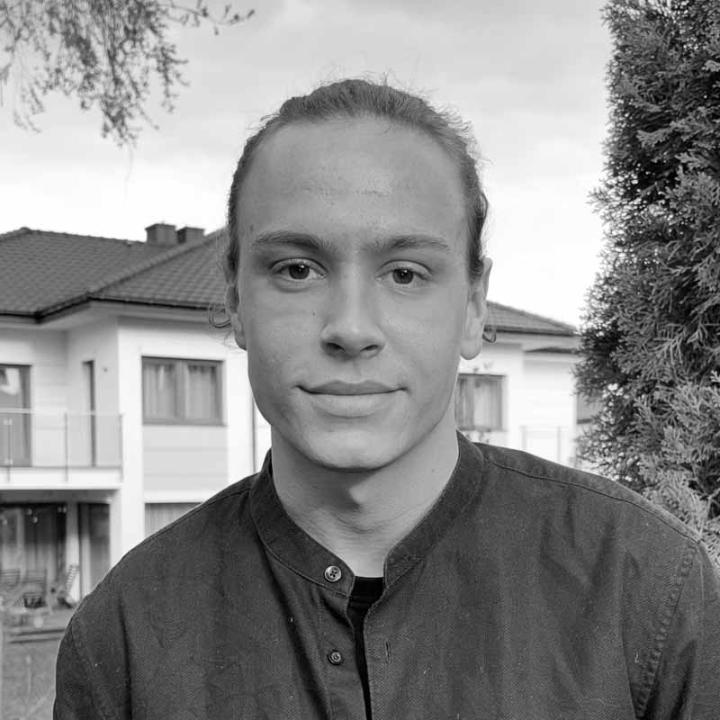 Jakob Zahl Hellum, Salg Norge