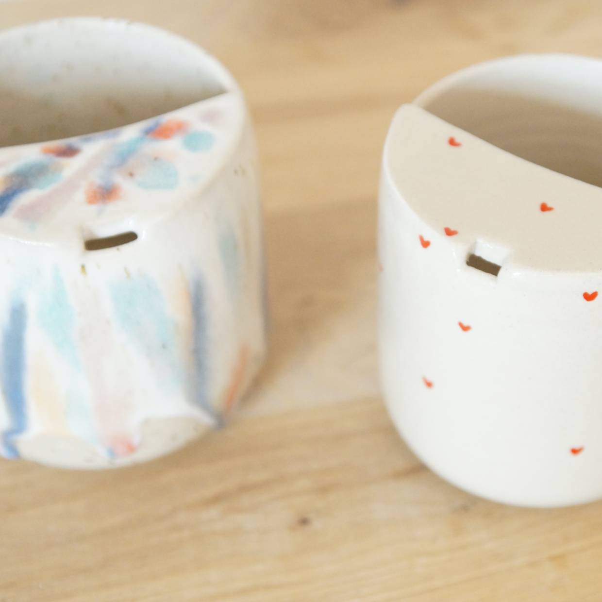 To go Becher in bunten Farben