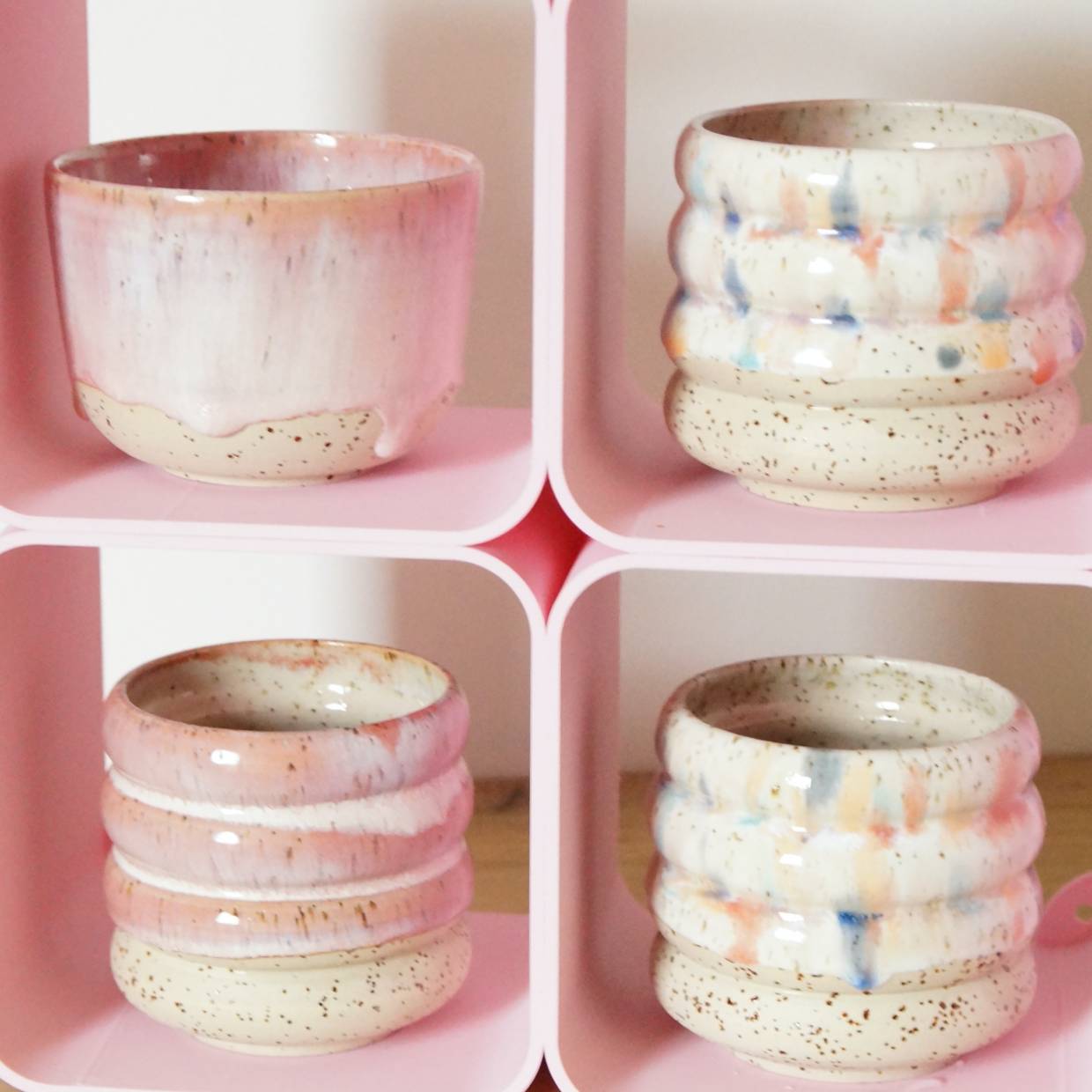 Gewellter Becher in rosa