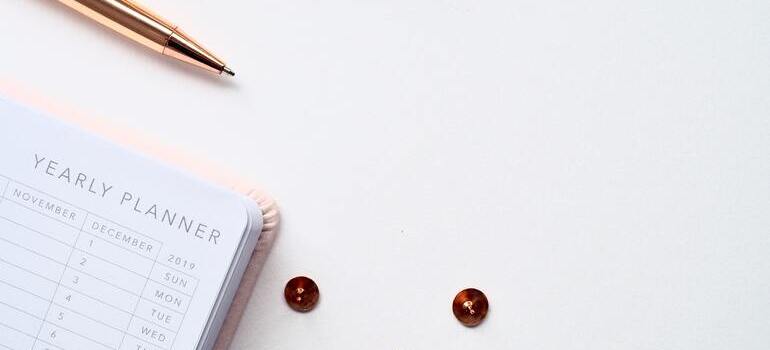 trying to write down last minute move packing tips