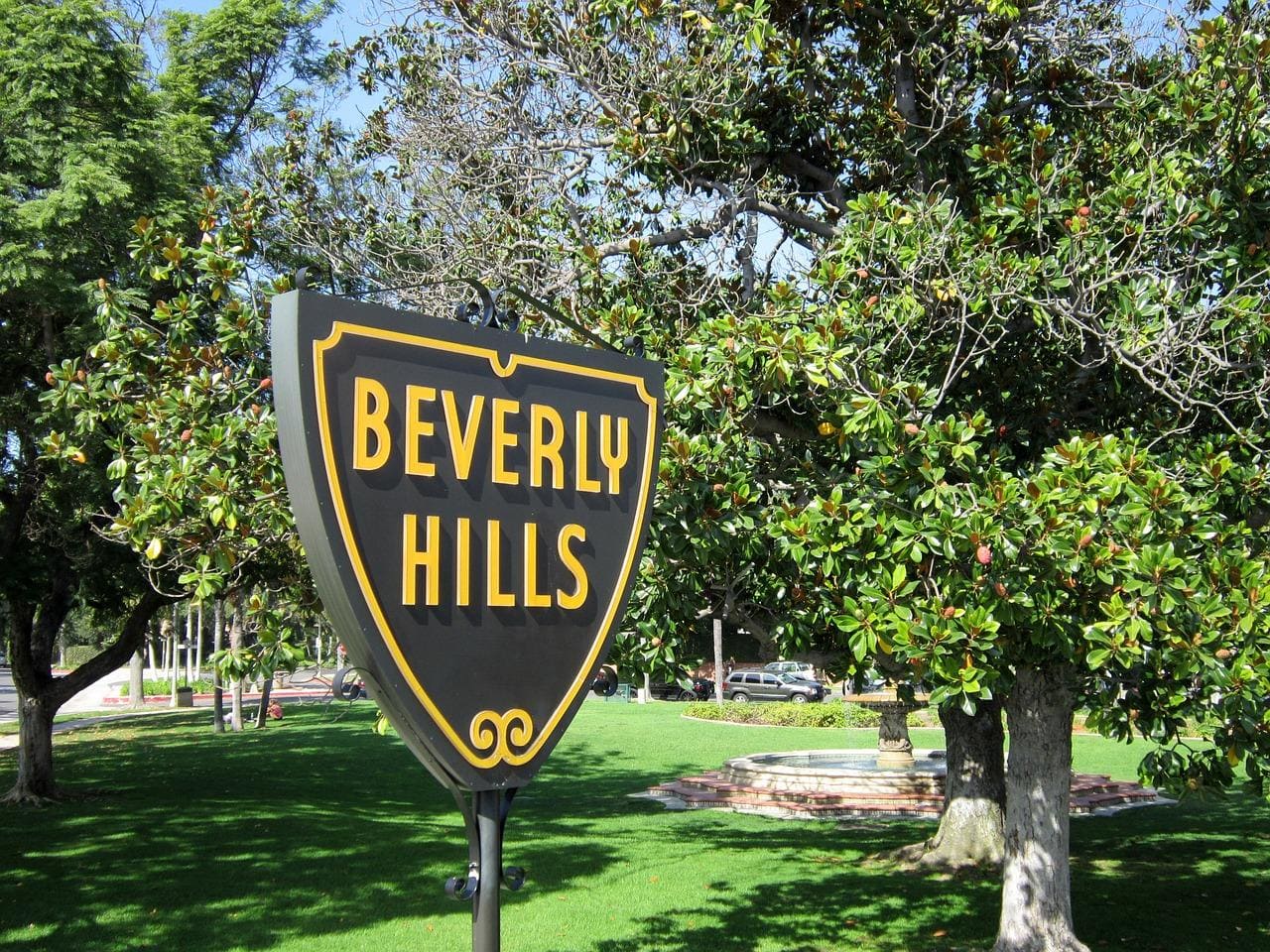 How to Move From Palmdale to Beverly Hills in a Week?