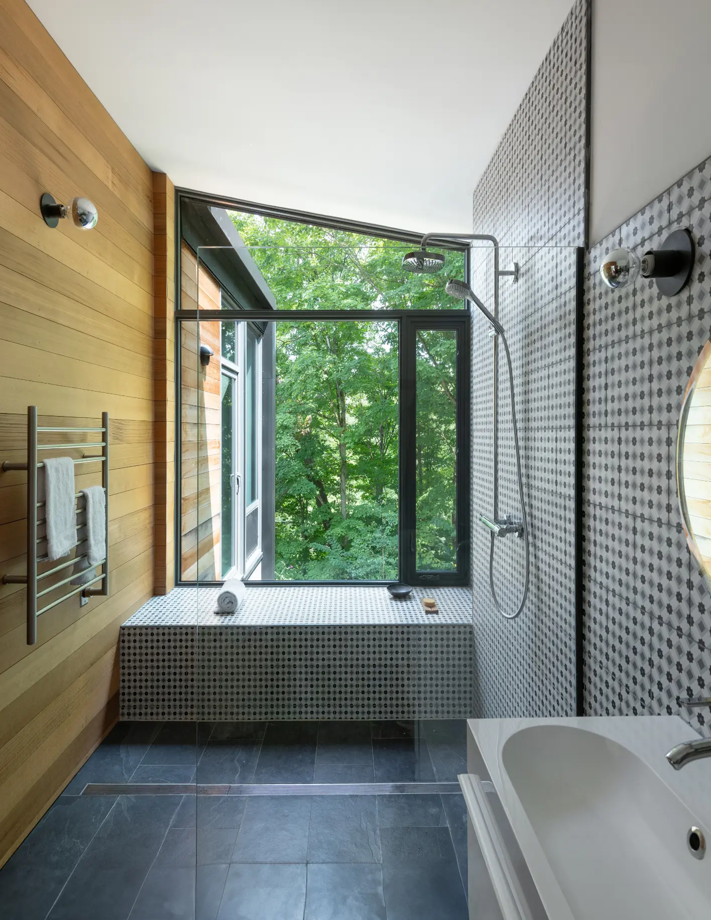 Bathroom detail 1