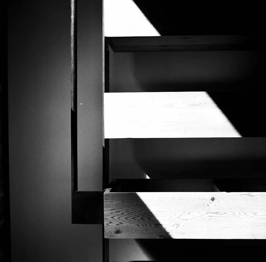 Metal screens and cedar planes