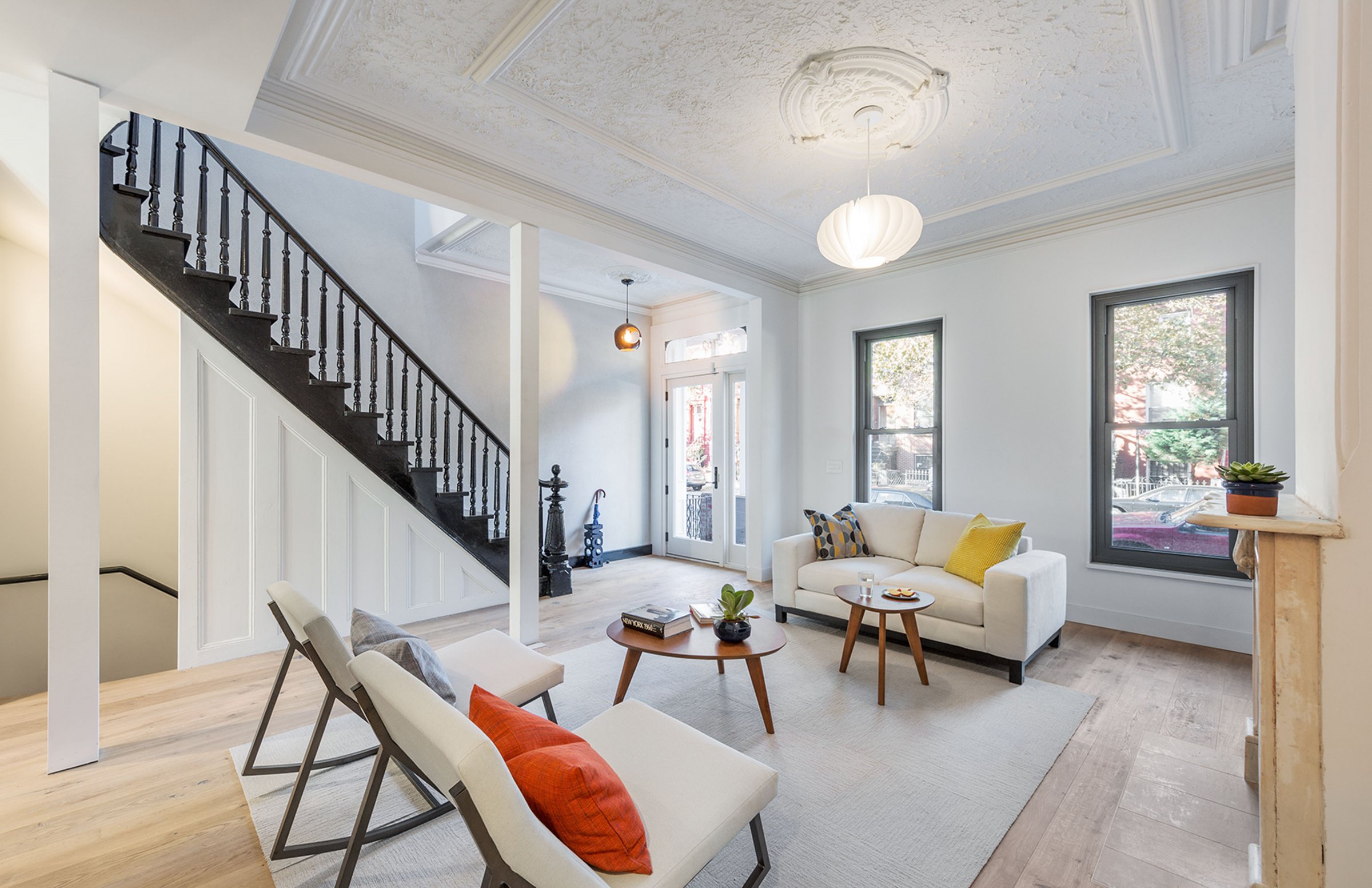porcHouse interior towards front door
