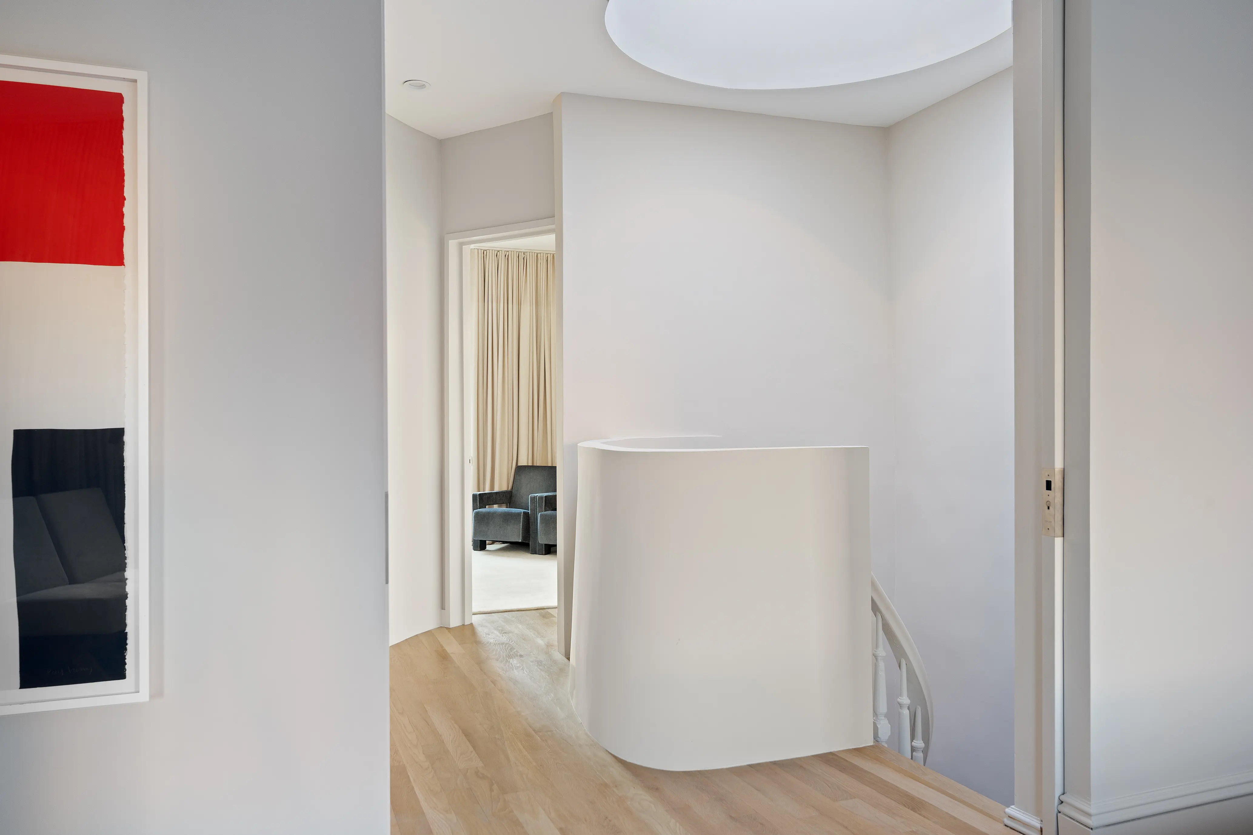 Skinny Leonard interior