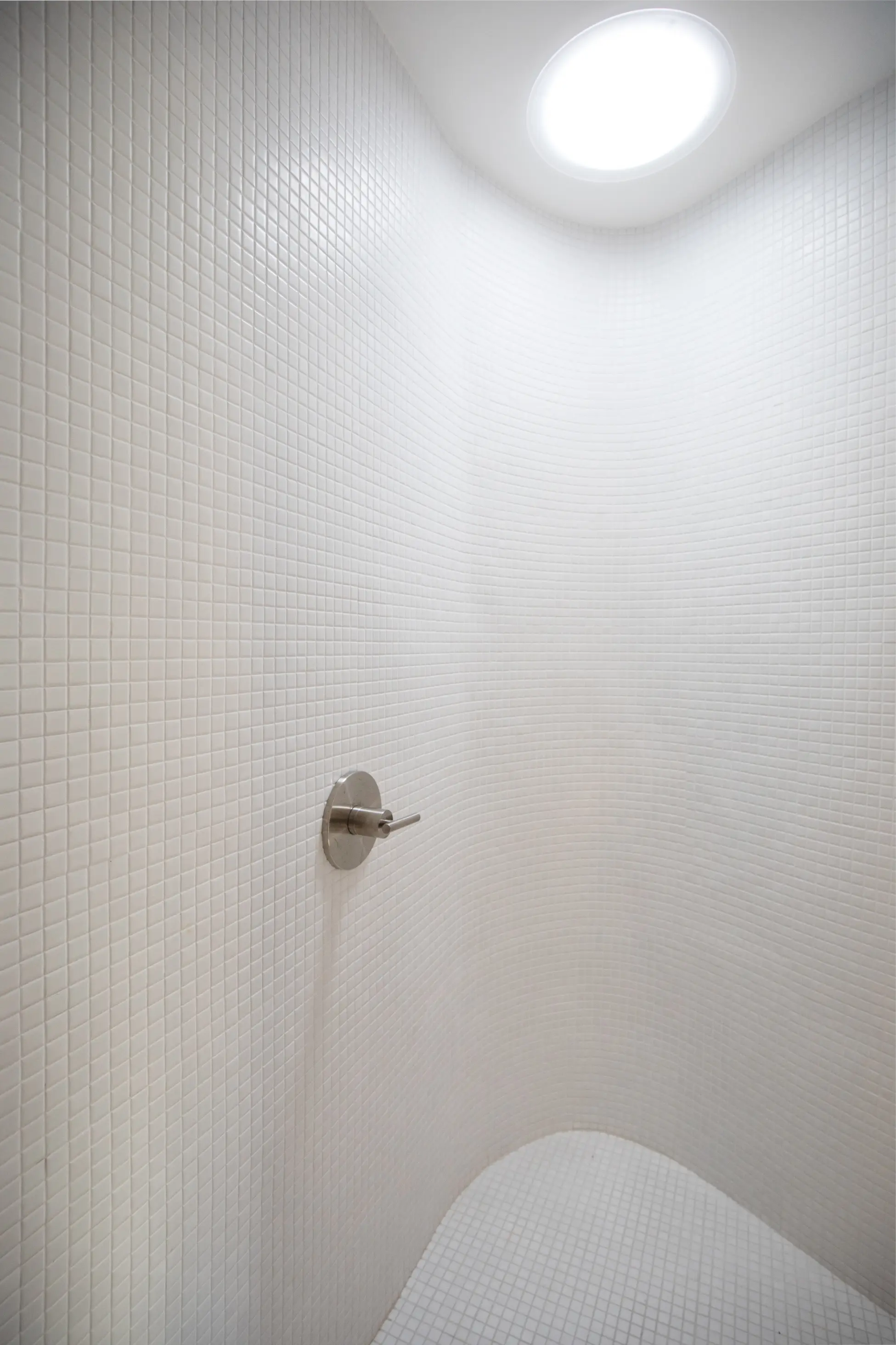 Skinny Leonard primary suite