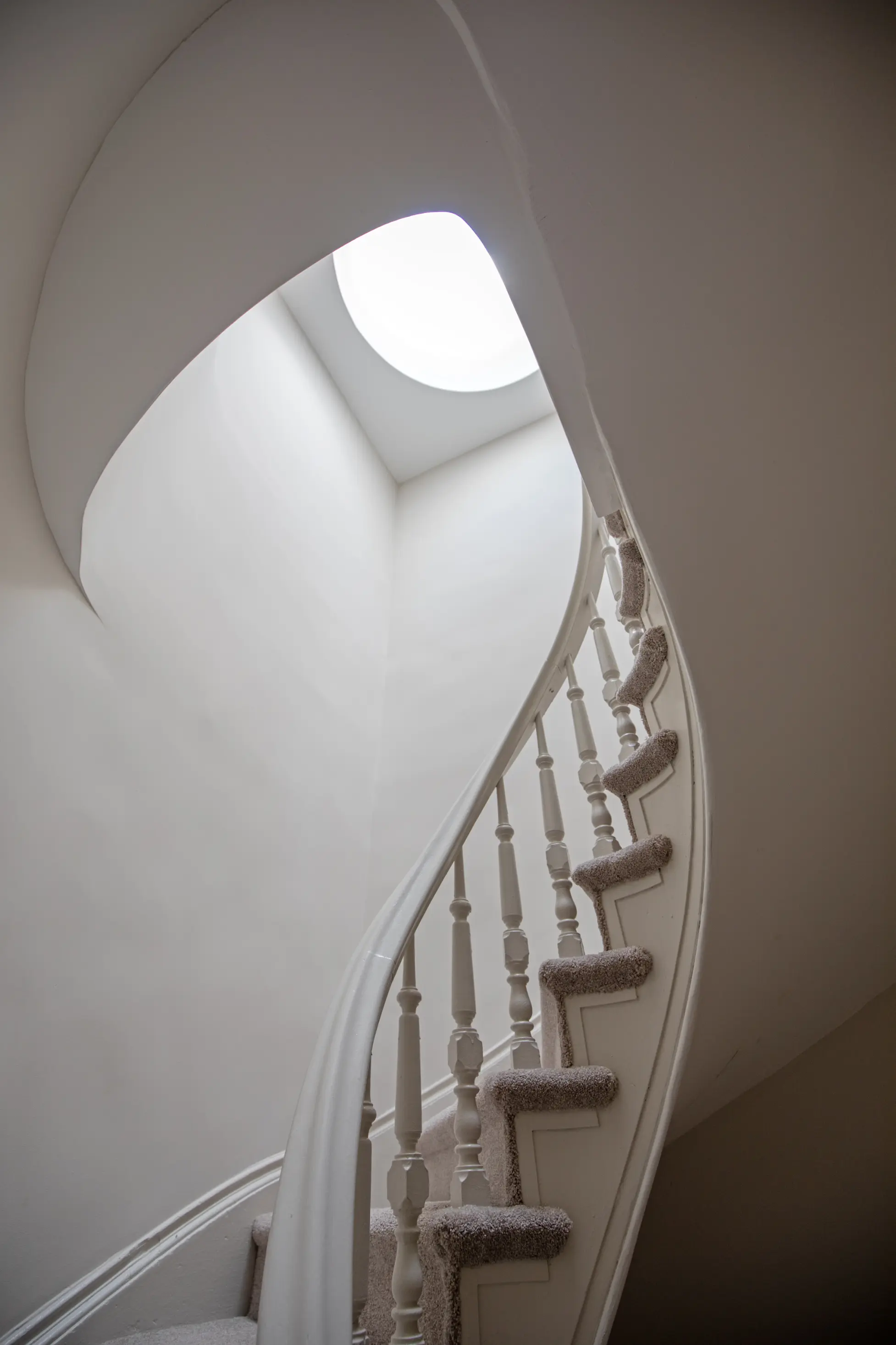 Skinny Leonard detail