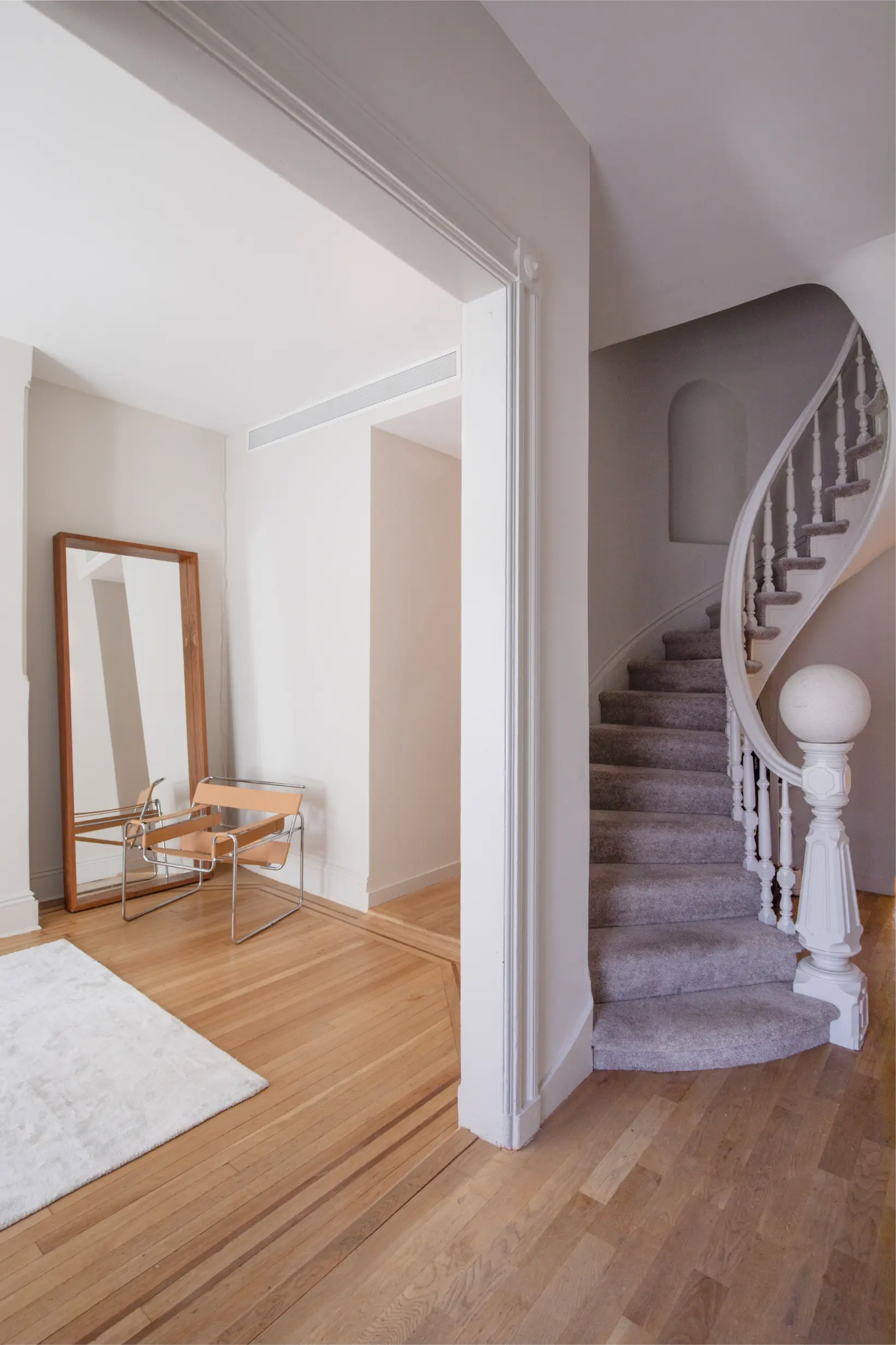 Skinny Leonard stairway