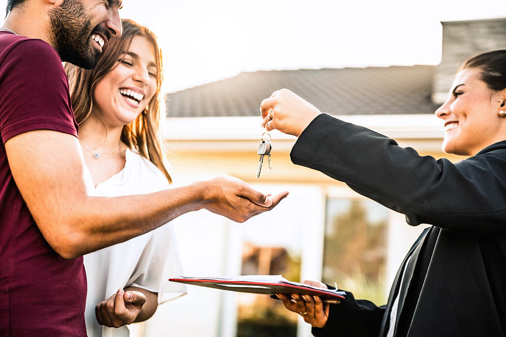 Las Lomas in Tyler, TX has an easy closing process, unlike site built homes.