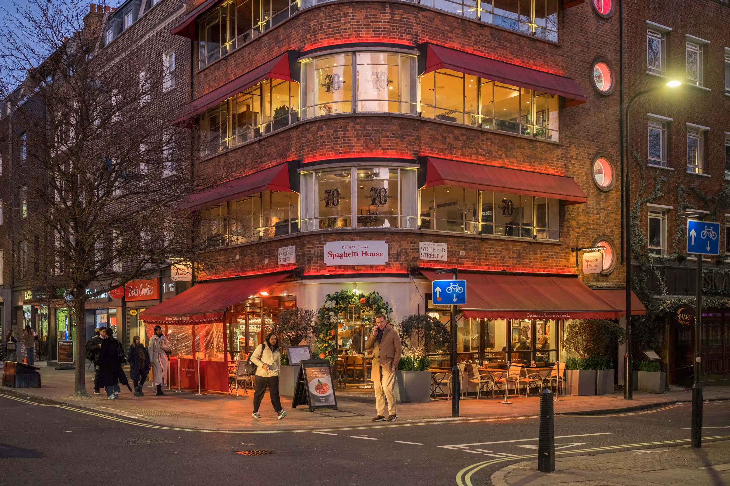 Goodge Street restaurants by night