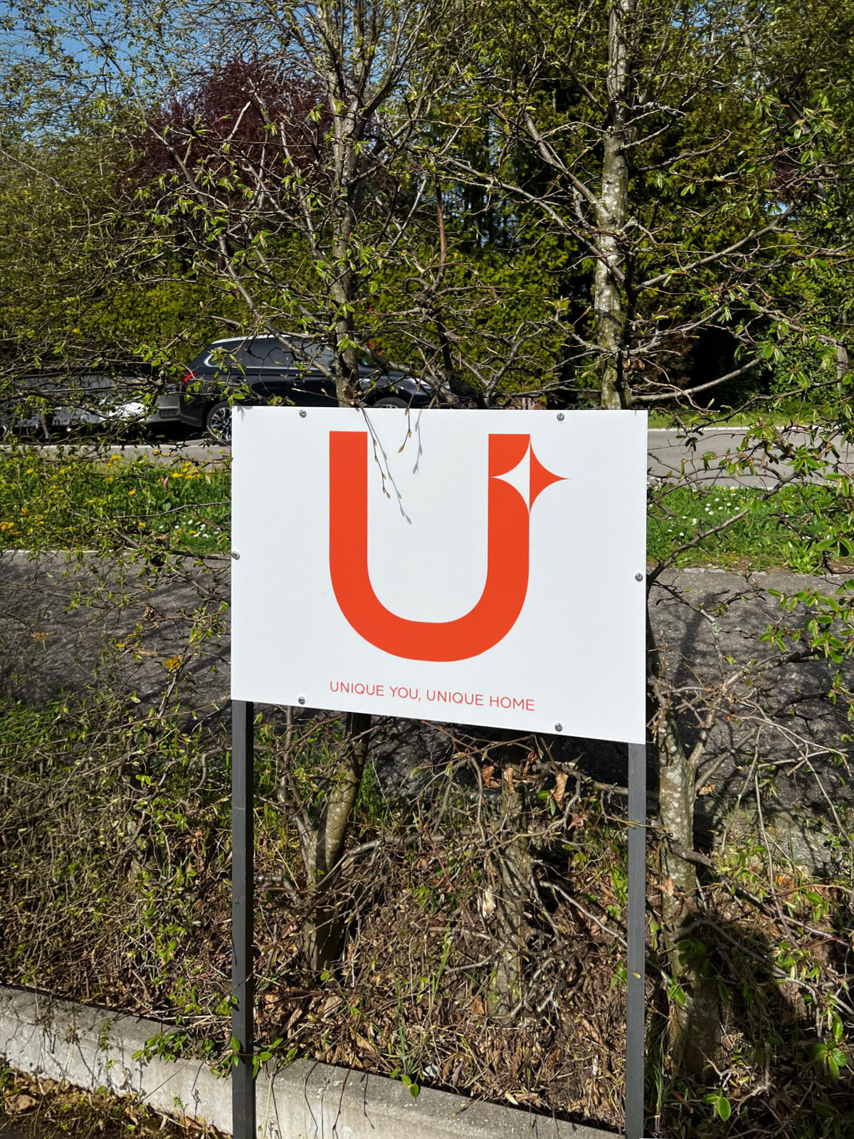 Unique You Unique Home Signaletik im Aussenraum