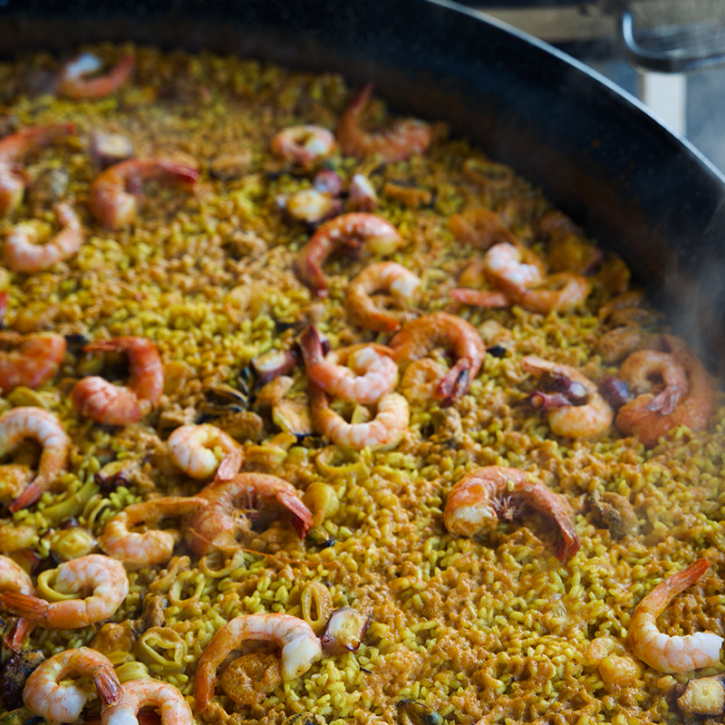 Close up image of a seafood paealla