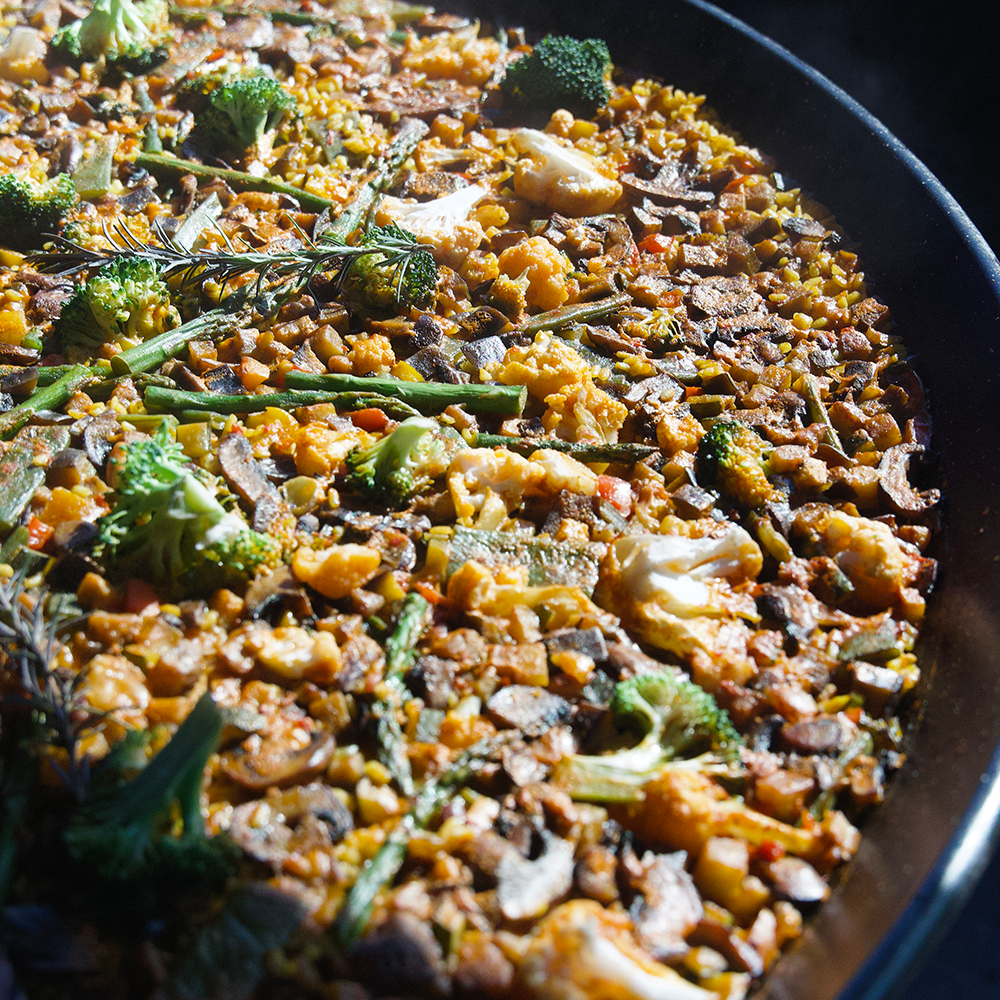 Close up image of a vegetarian paella