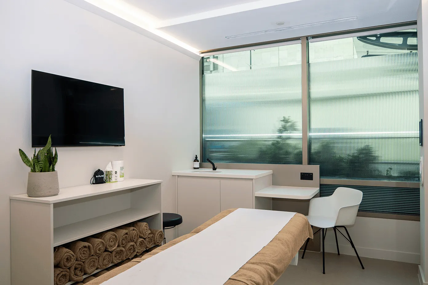 Marylebone treatment room at UNTIL