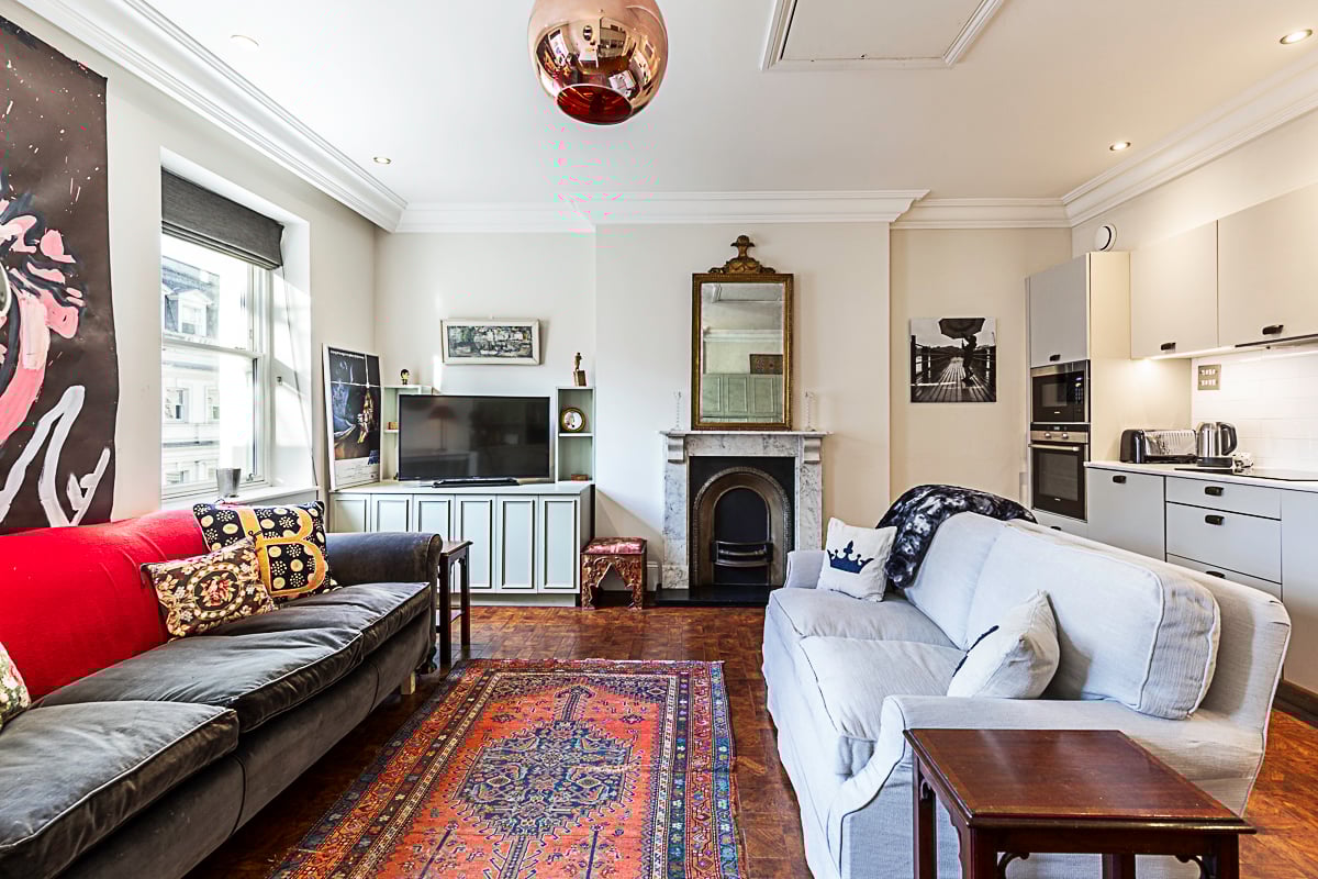 airbnb apartment in Covent Garden
