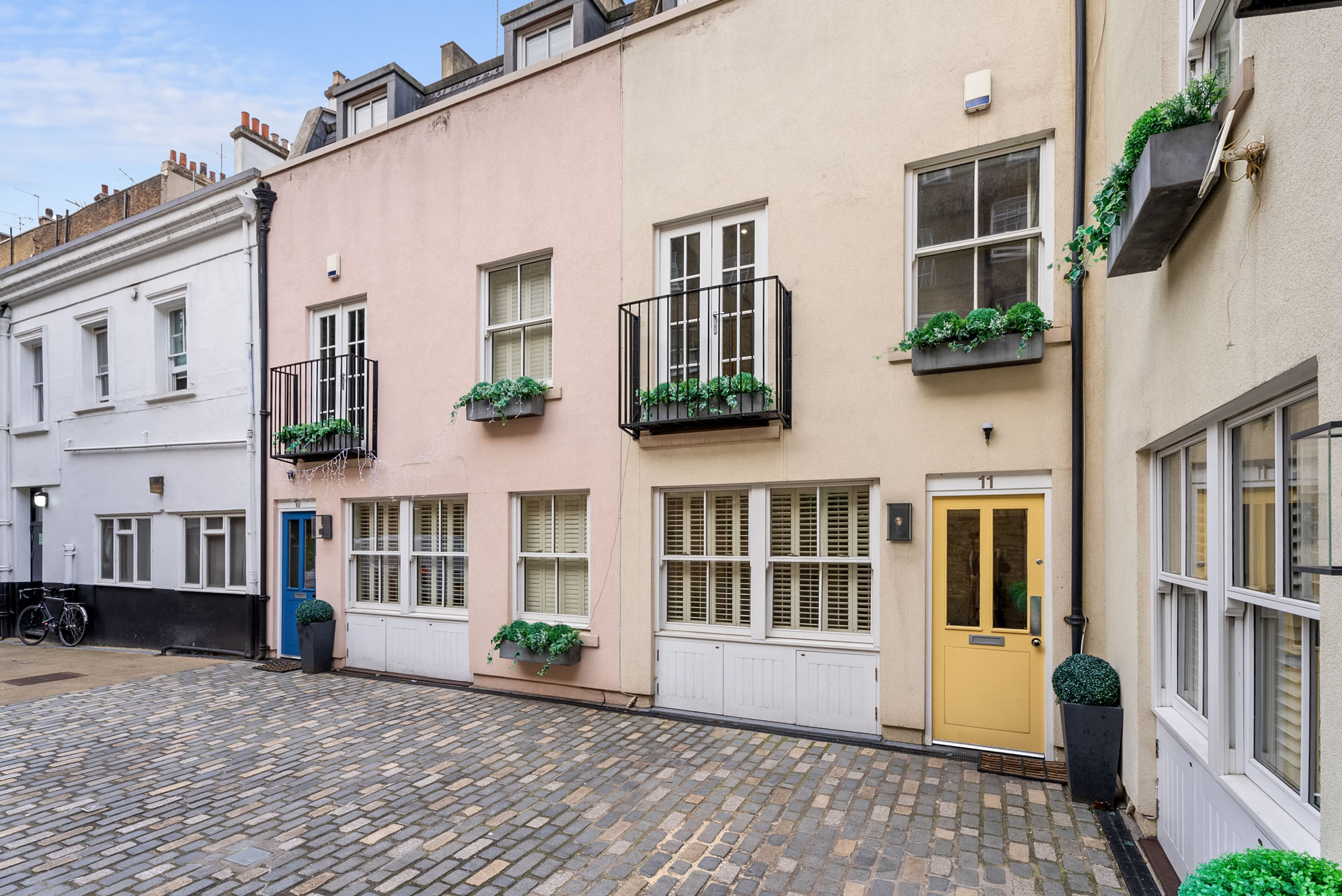 4-bedroom mews house in Paddington