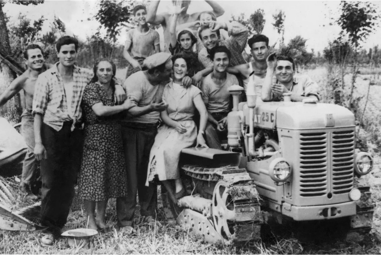 Foto storica della tenuta e delle persone che la frequentavano - L'Ortigiano