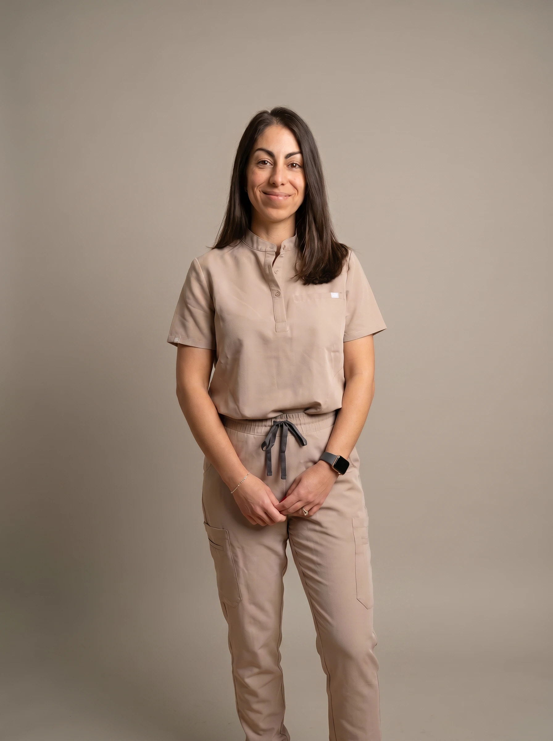 Sara-Maria, infirmière praticienne spécialisée chez DermaMédiBeauté