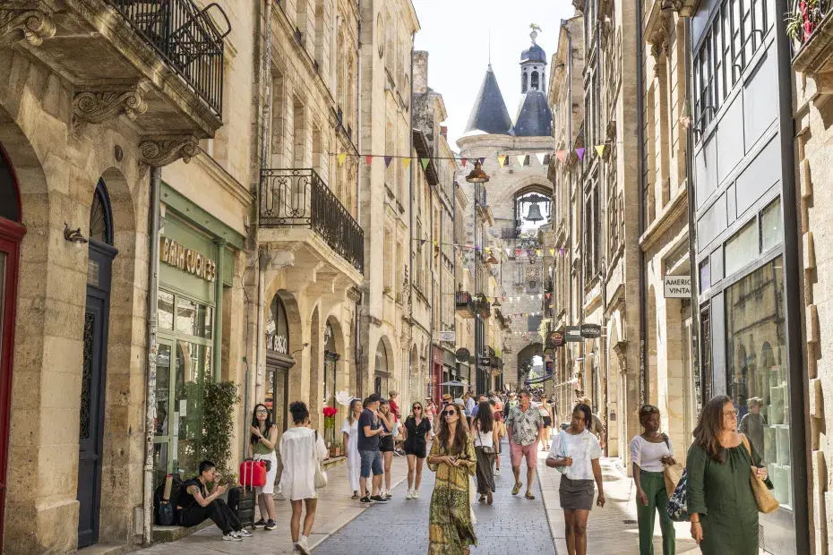 Une rue historique de Bordeaux