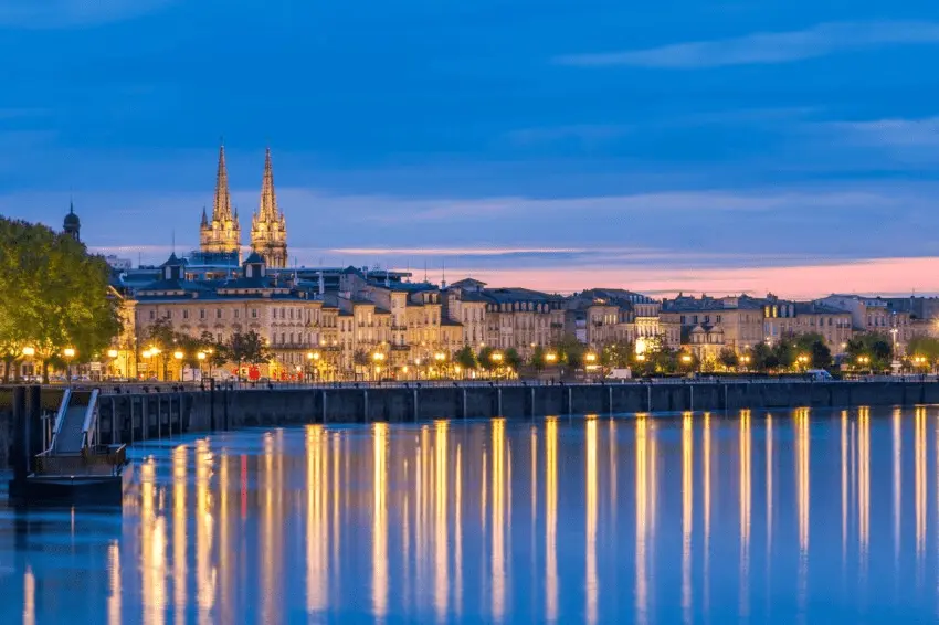 Bordeaux de nuit