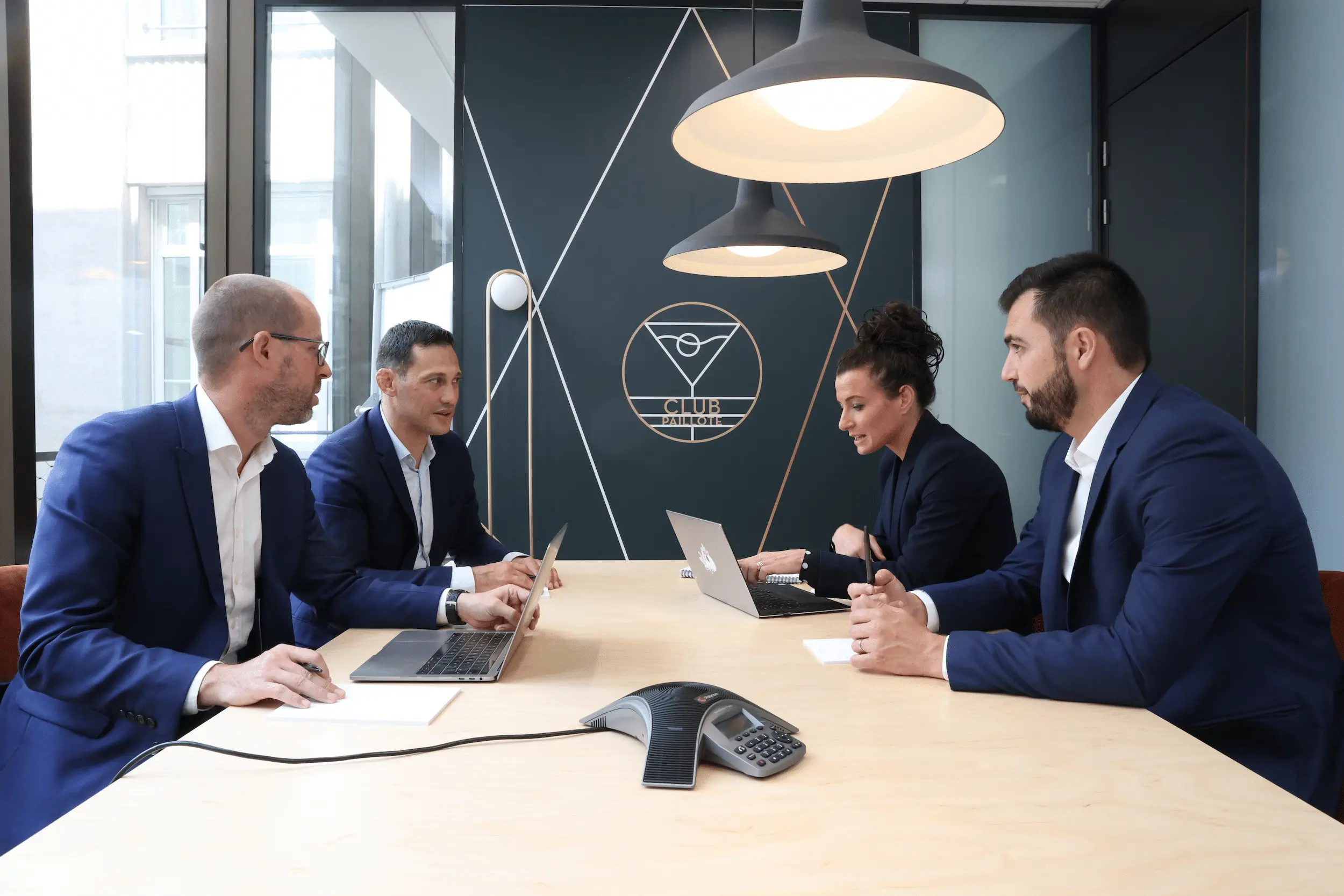 Une réunion de conseiller en gestion de patrimoine- illustration Epsilium