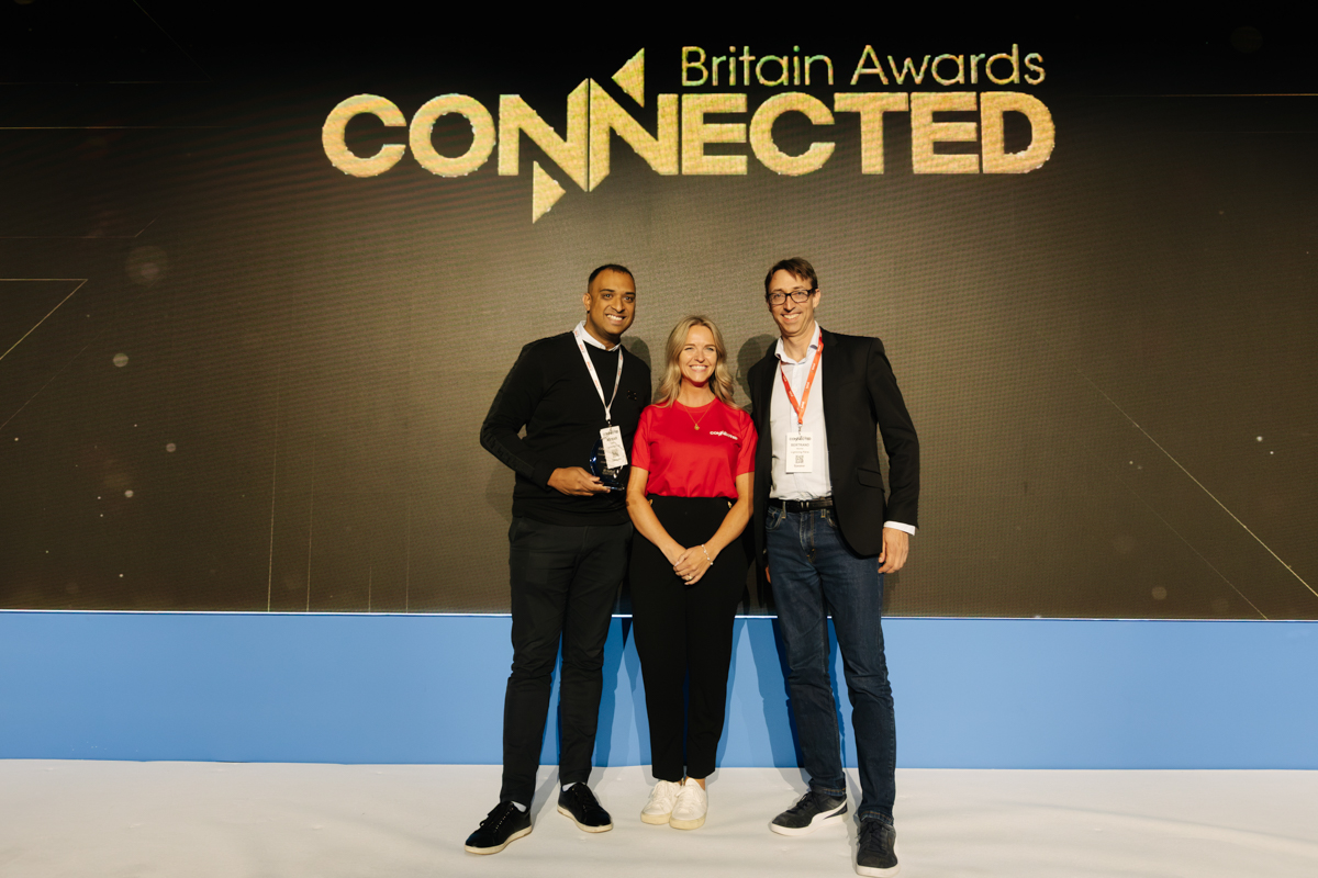 Lightning Fibre's COO Ammar Jawaid (left) and CEO Bertrand Mazieres (right) on stage at the Connected Britain Awards.