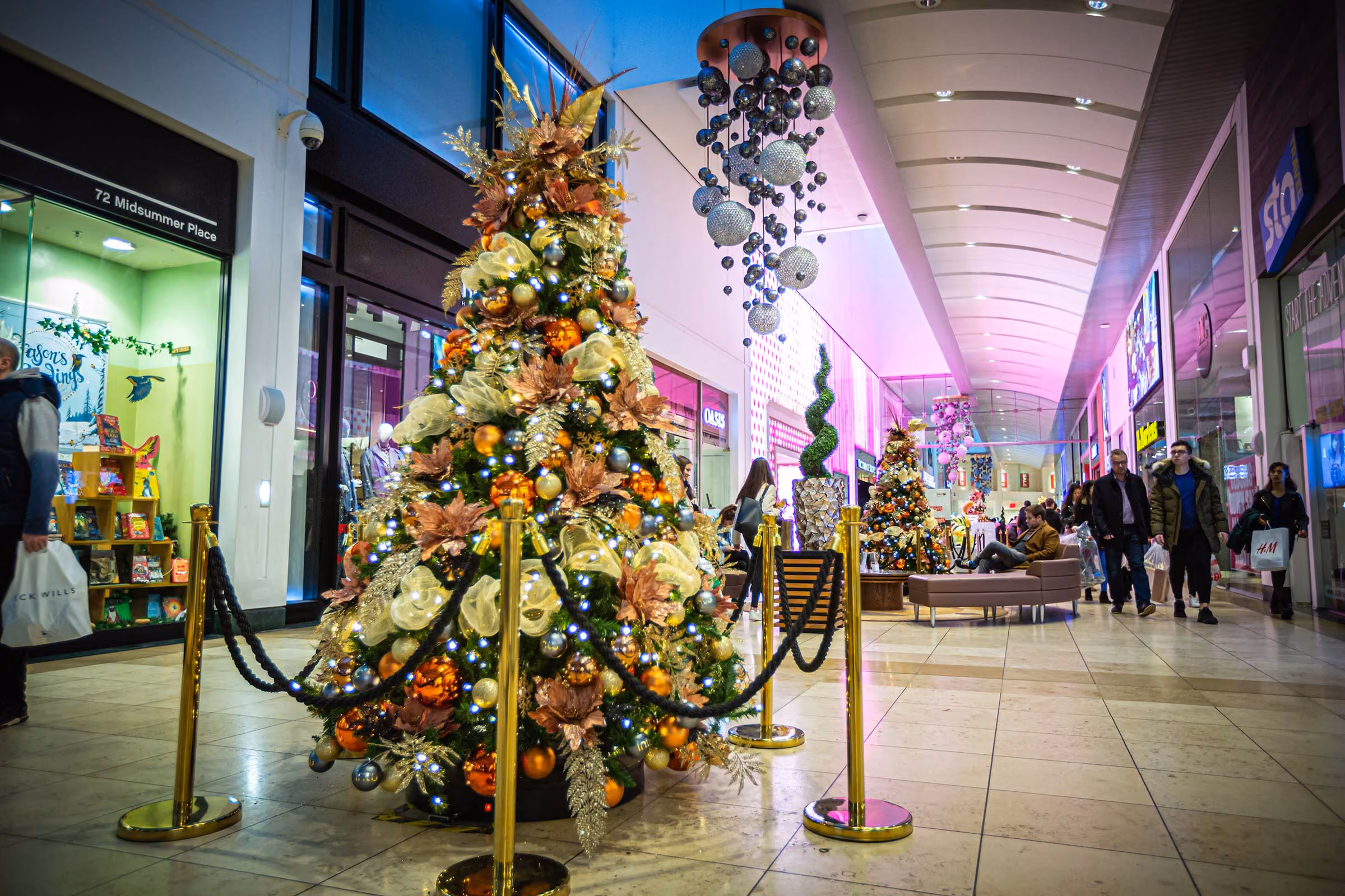 Commercial Christmas decorators in Warwickshire