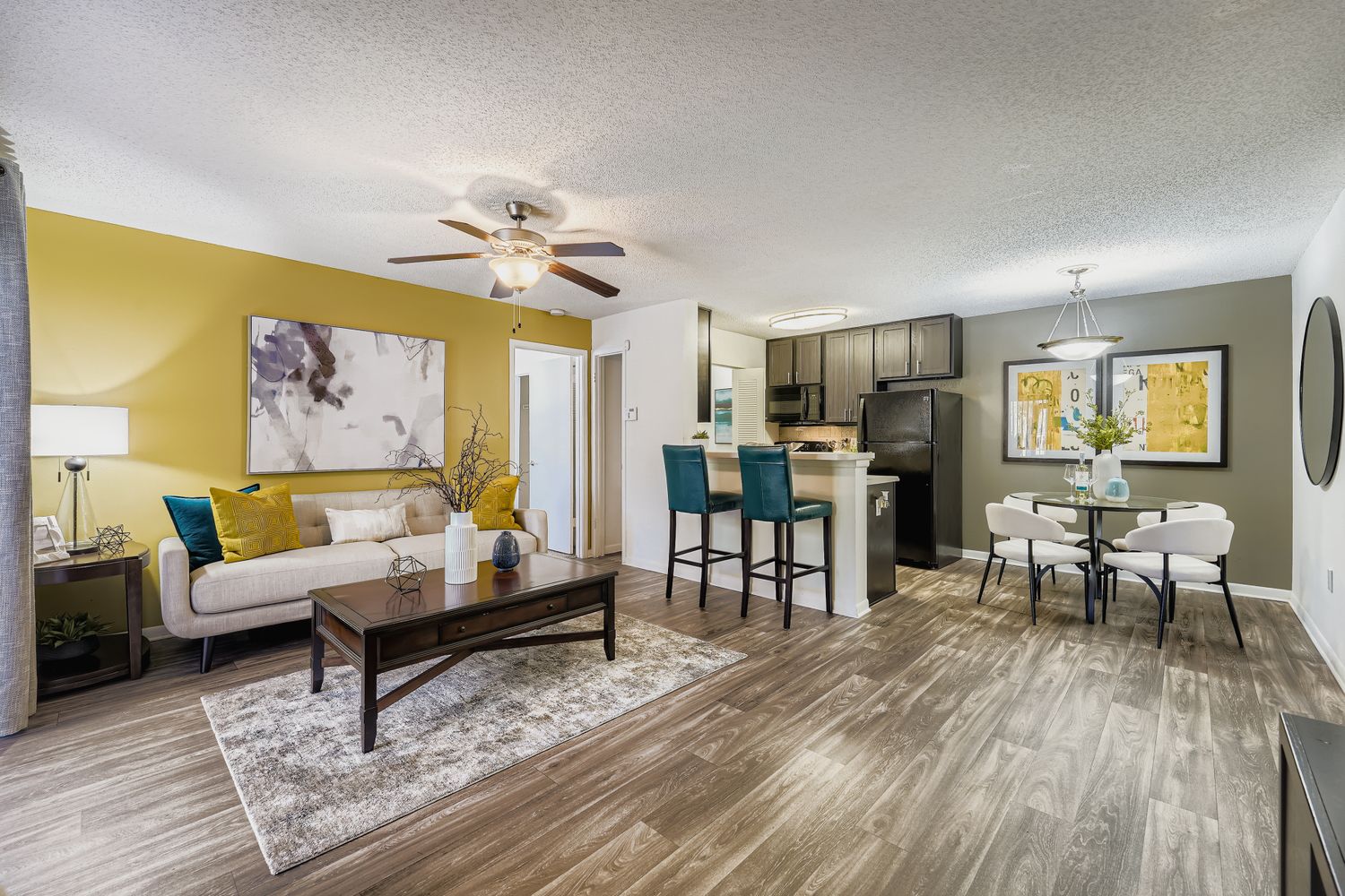 bedroom with bed and lamp