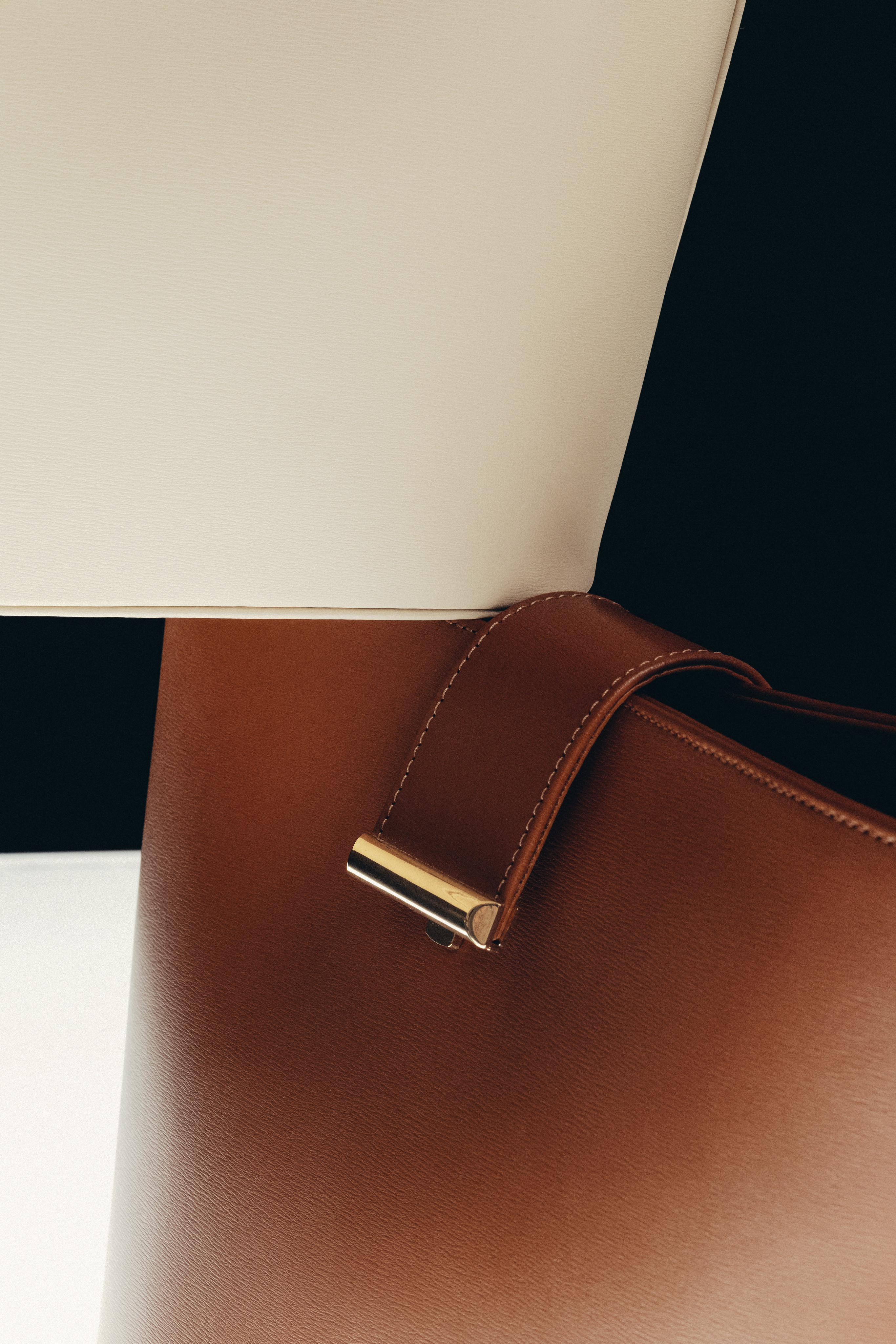 Modelo en la plaza de Cibeles