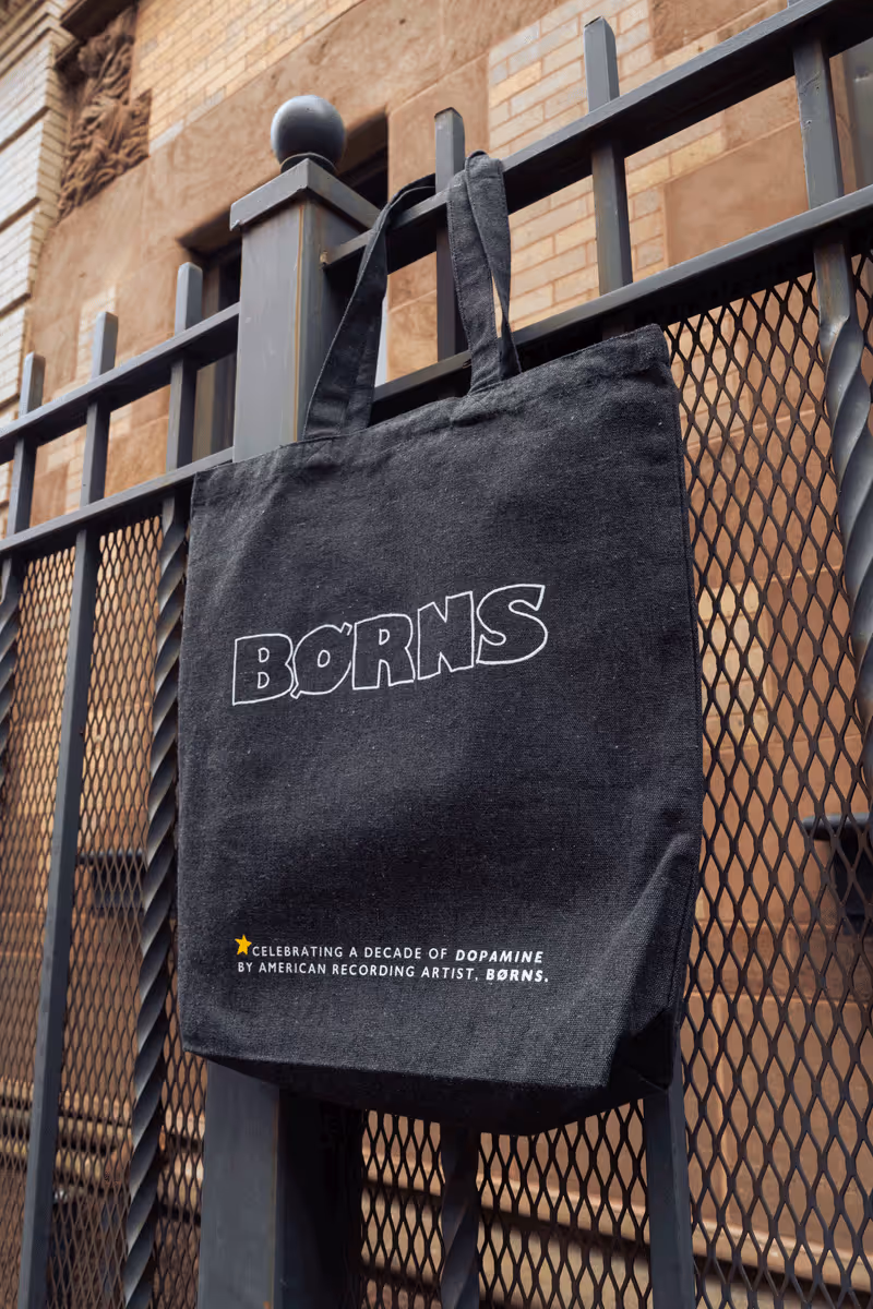 Front of black tote with BØRNS Logo