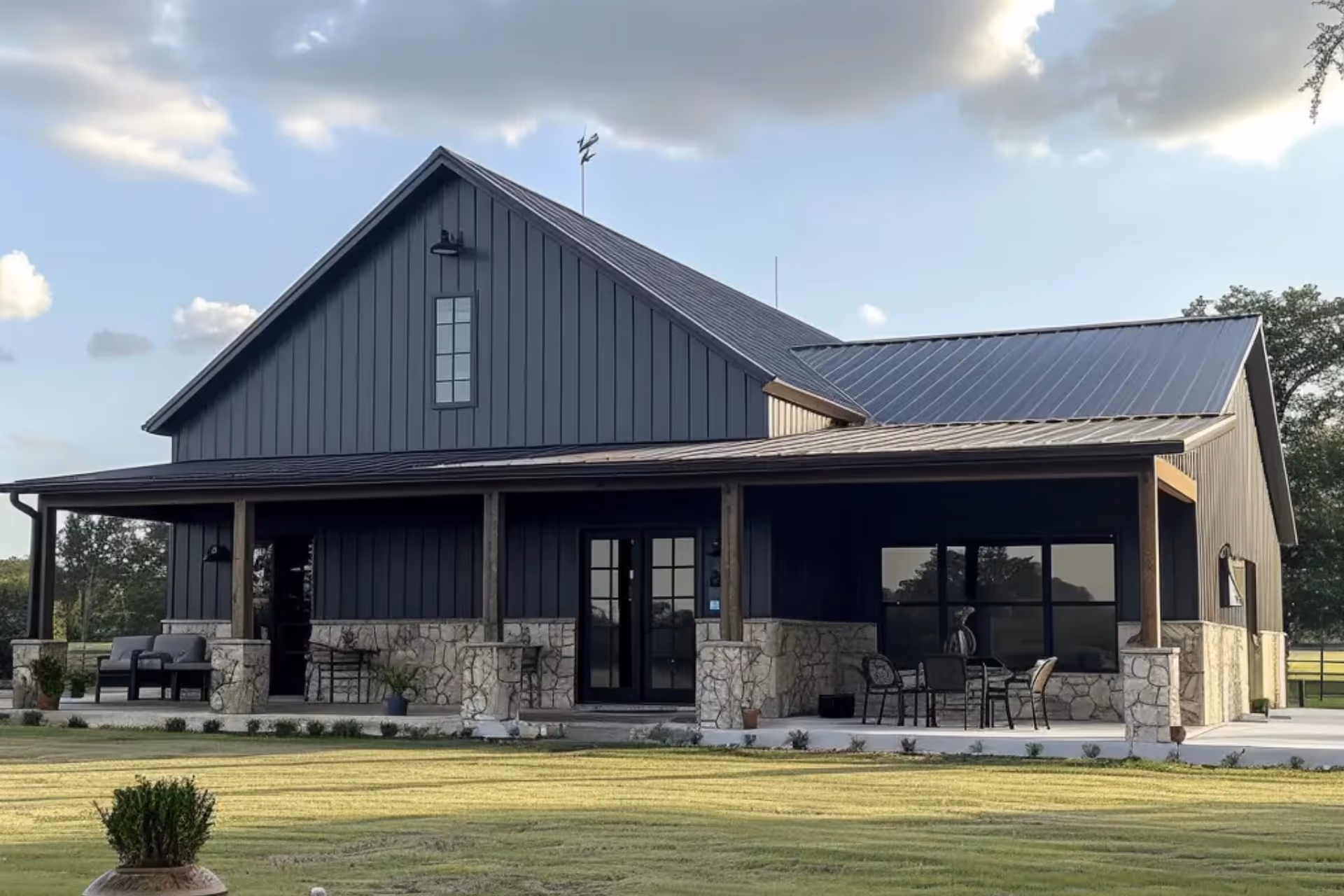 Modern Barndominium in Ontario