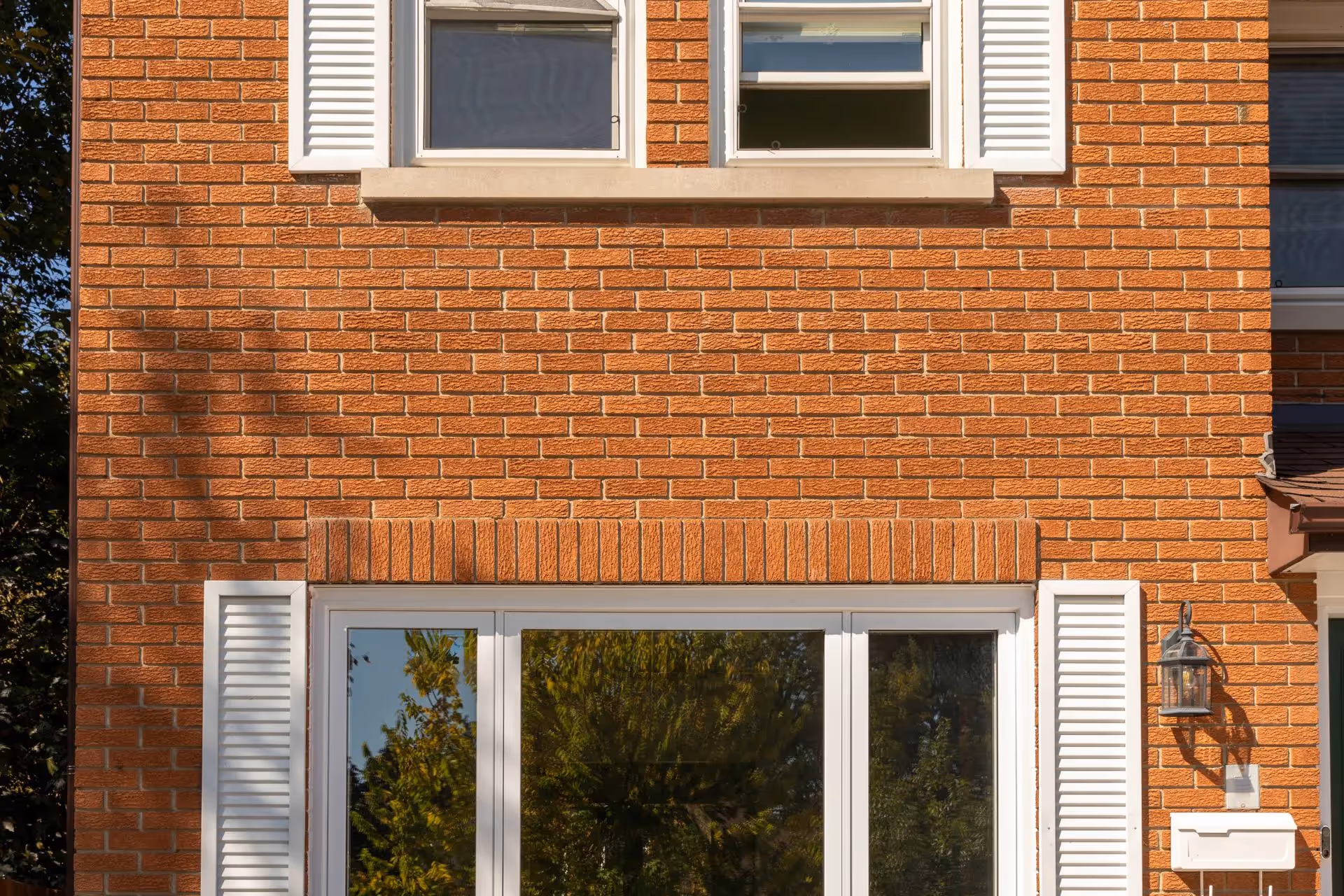 Windows on the upper and lower floors of a house