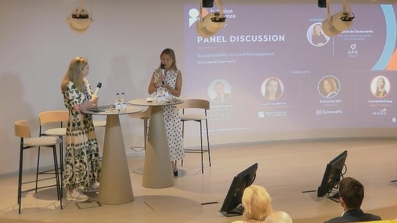Lorenza De Vriese sharing her perspective