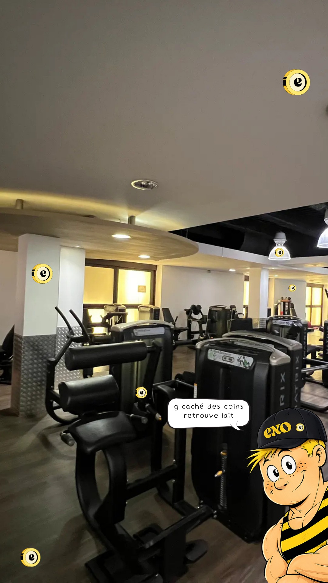 Salle de sport Exo avec des pièces dorées cachées à retrouver