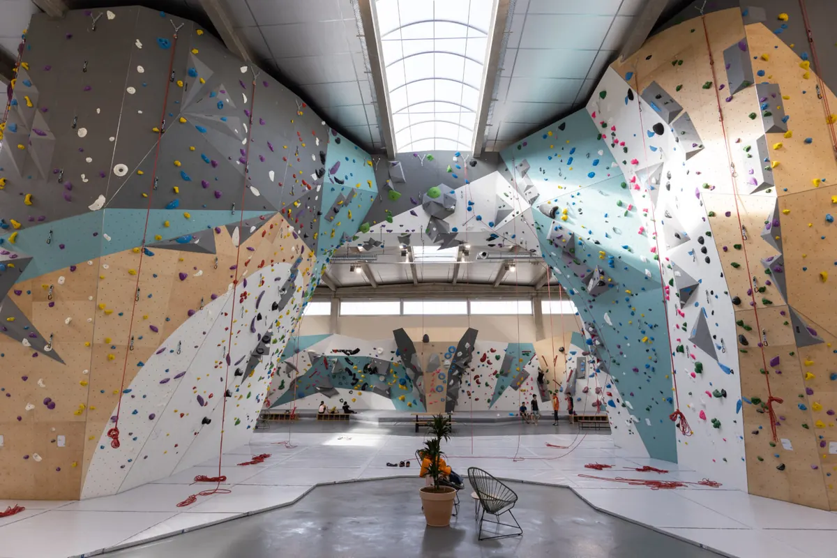 Climb Up Aubervilliers