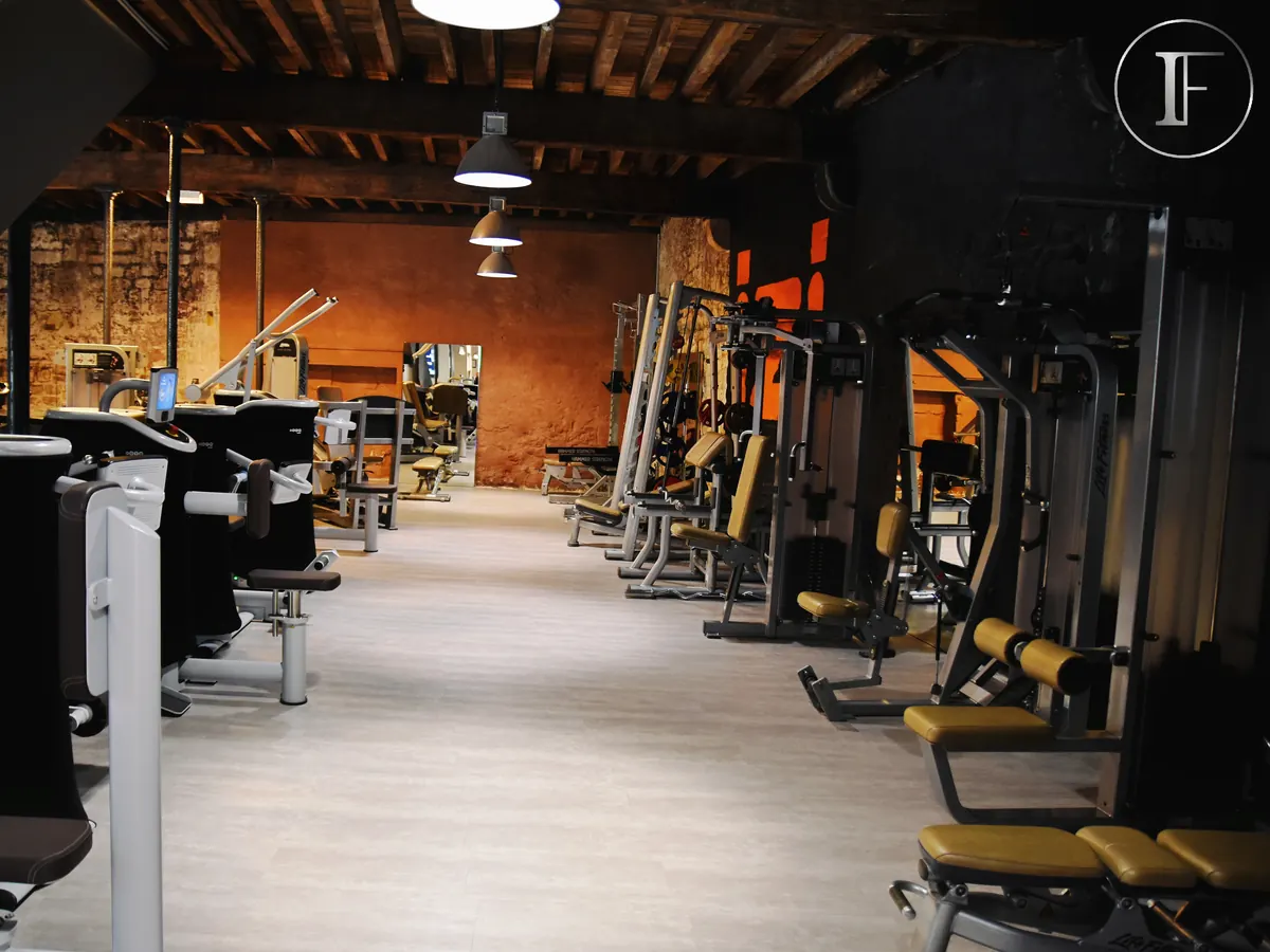 Elevate Premium Fitness Chartrons