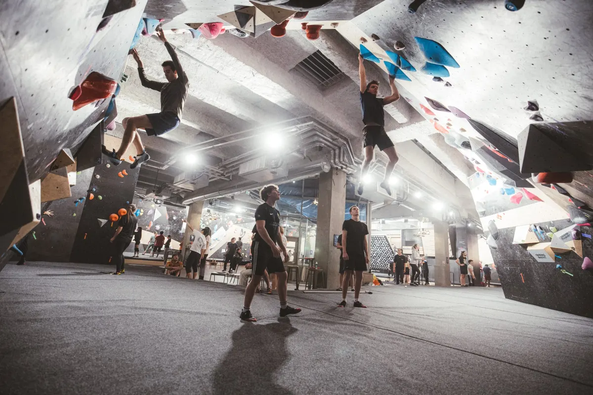 Climbing District Bastille