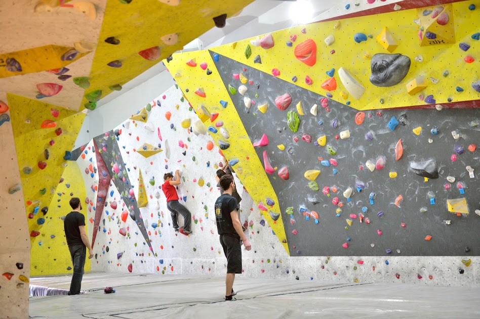 Escalade de bloc à Nantes — Pic & Paroi Le Bloc