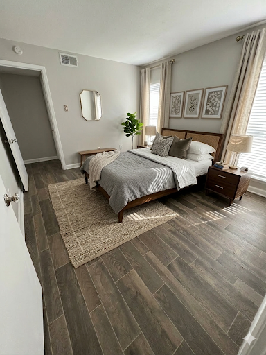 Bedroom with furniture 