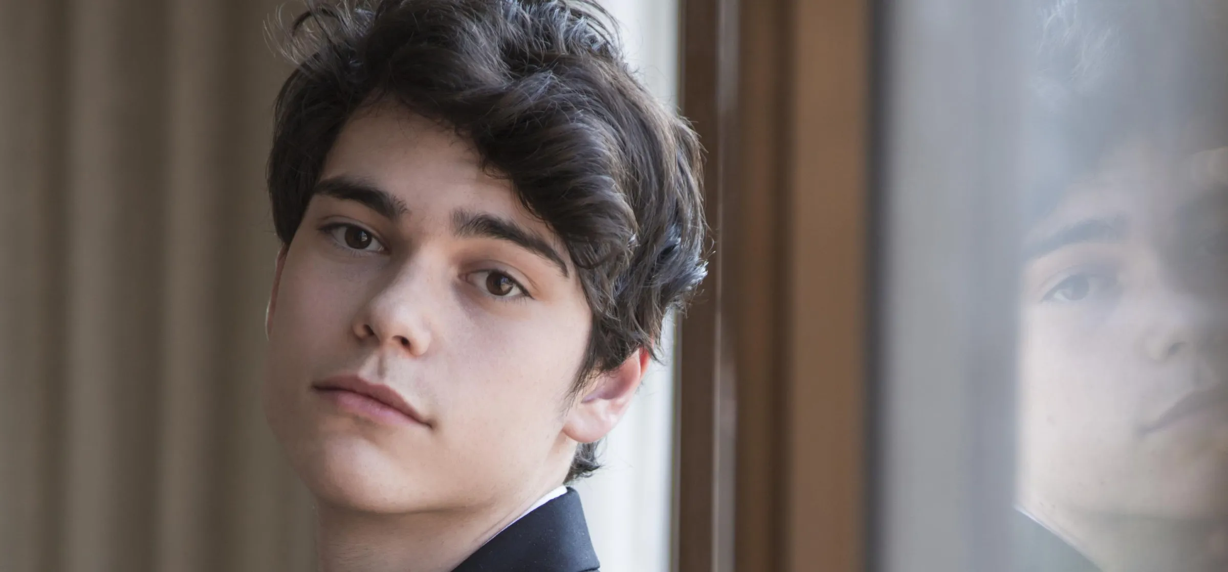 Tom Borrow desbrava o "Imperador" de Beethoven
