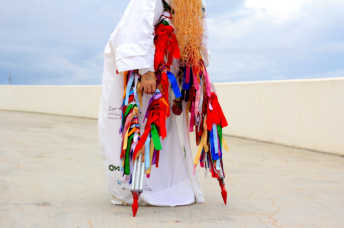 Demonstra: pela poética def