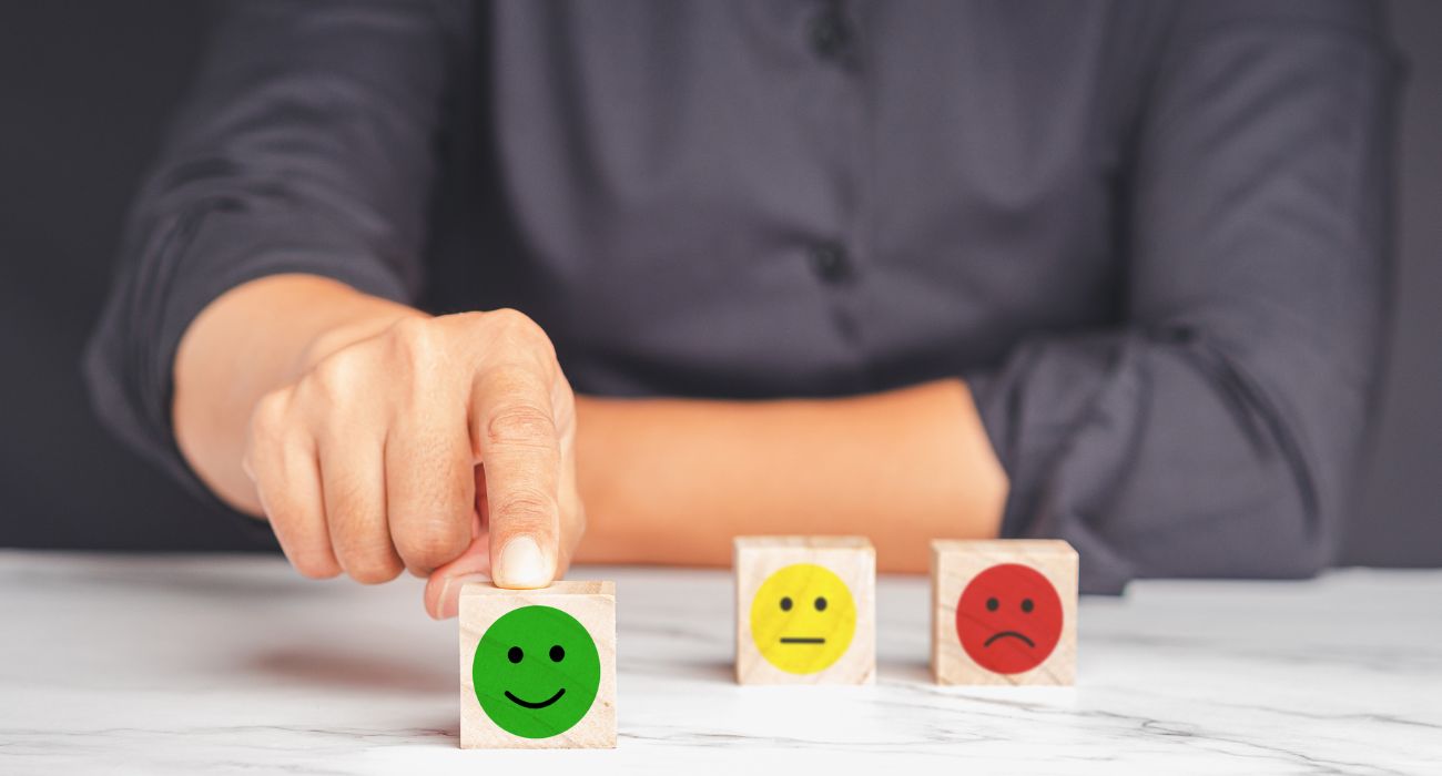 Qual a relação entre cliente satisfeito e logística?