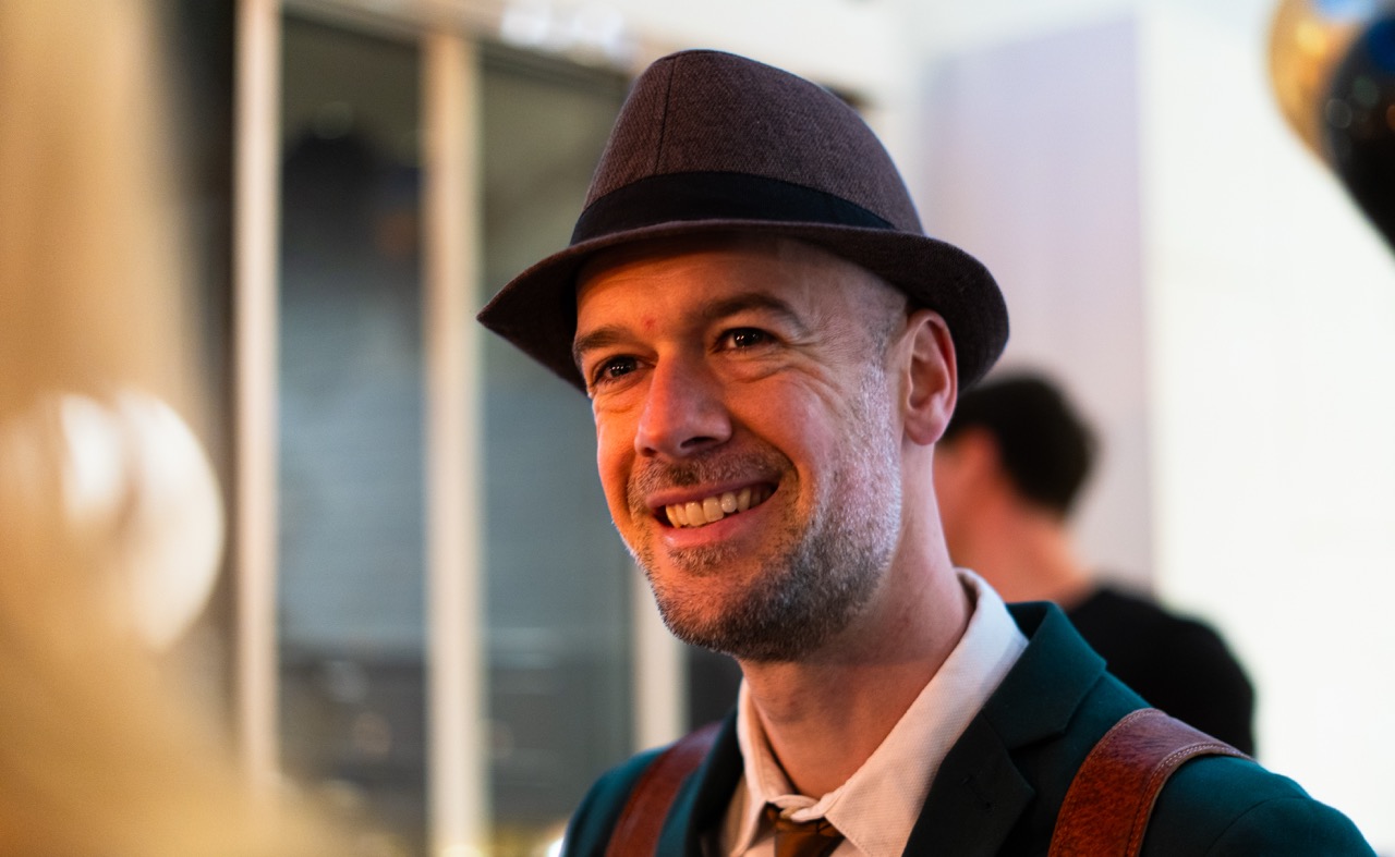 Op zoek naar kantoorruimte huren in Deventer? Campus Hanzepark biedt rustige kantoorunits, vergaderruimte, pantry’s, zitplekken, picknickbanken buiten en De Broodbode direct tegenover het pand.