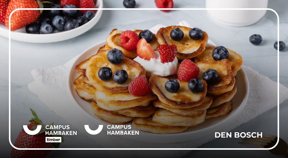 Verse poffertjes met yoghurt en fruit tijdens een campusmoment bij Campus Hambaken Timber in Den Bosch.