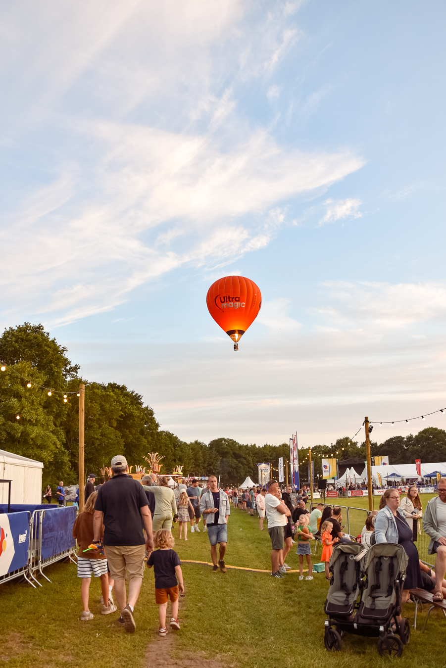 Goede hoop voor de ballonnen vanavond! Jij kan nog mee omhoog!