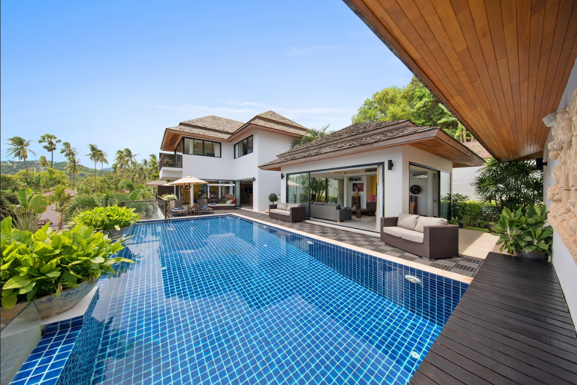 Ratrban 4-Bed 4.5-Bath Villa in Bophut, Samui