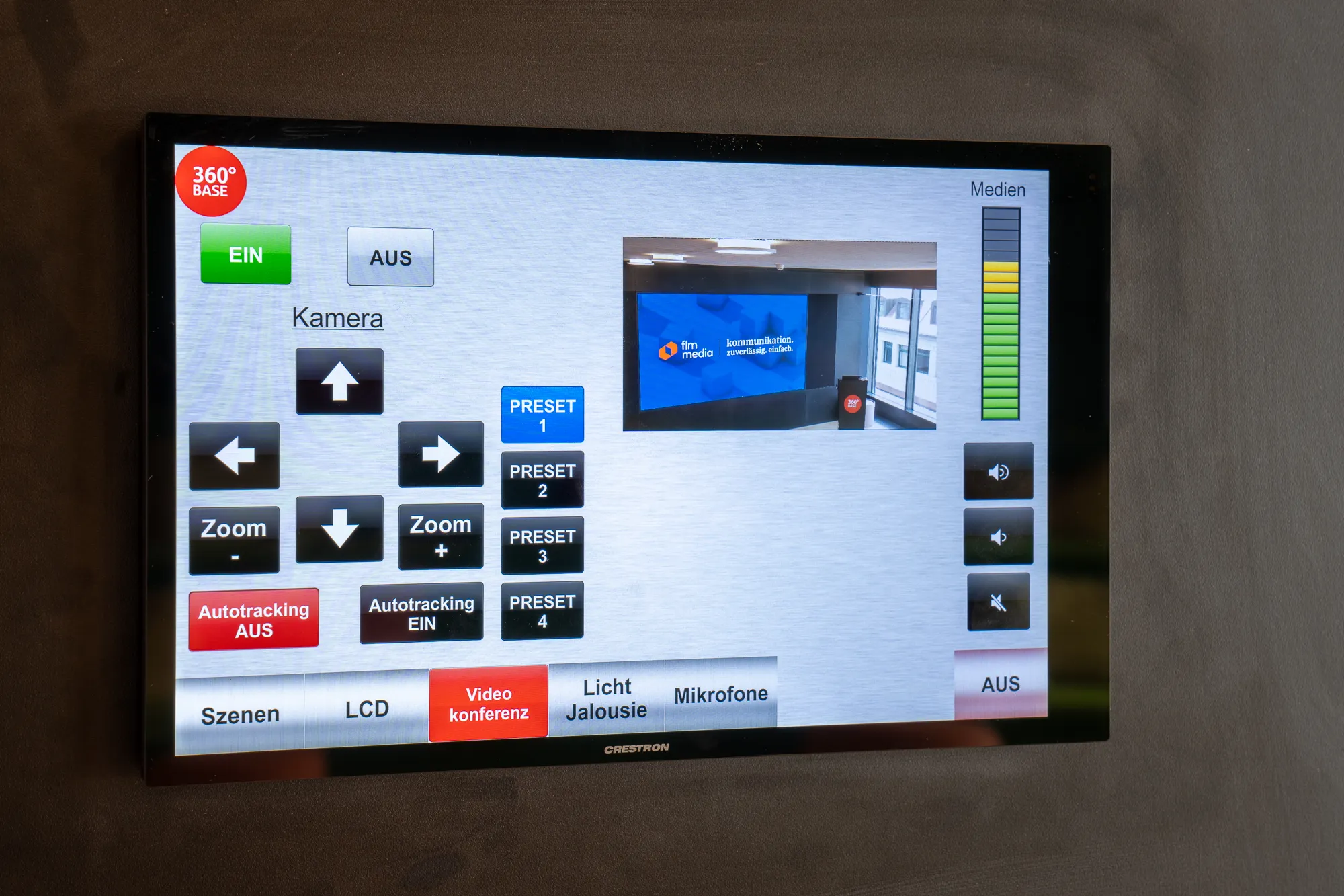 Zentrale Mediensteuerung über Touchdisplay für intuitive Bedienung der gesamten AV-Technik.