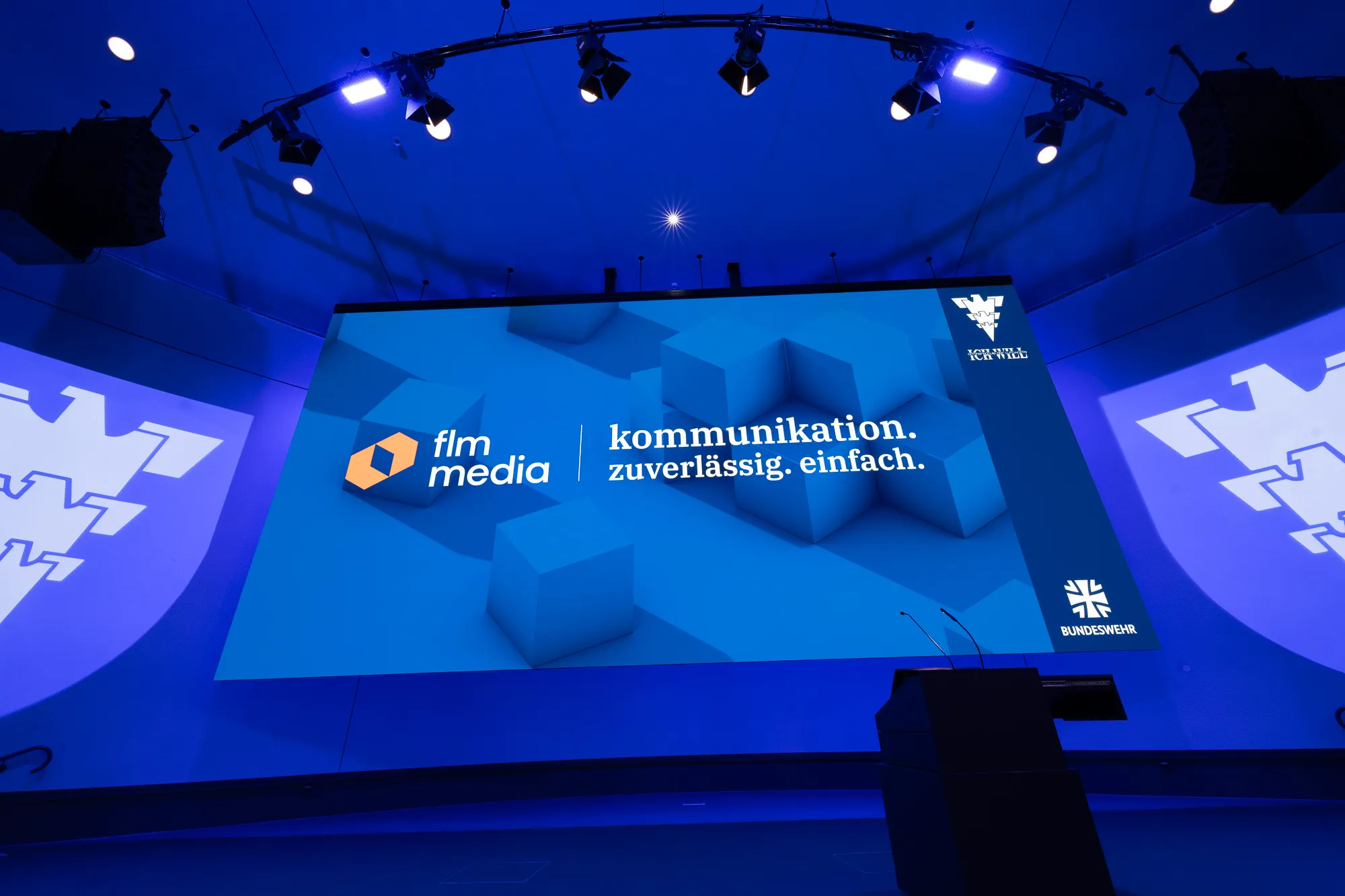 Großformatige 4K-LED-Wand im Ludger-Hölker-Saal – beeindruckende Bildqualität für Präsentationen und Veranstaltungen.